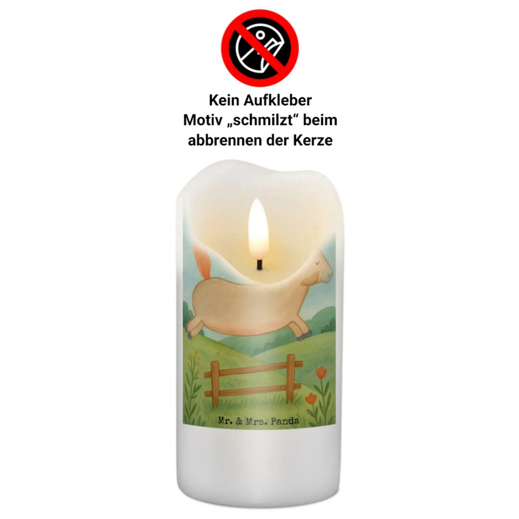 Kerze Pferd Springen Design Votivkerze, Stumpenkerze, Metall-Kerze, Kerze Für Taufe, Fair-Trade-Kerze, Laternenkerze, Bio-Kerze, Glas-Kerze, Kerze Für Weihnachten, Kerze, Kerze Ohne Duft, Kerze Für Ostern, Kerze Mit Gravur, Andachtskerze, Kerze Für Firmung, Kerze Mit Duft, Kerze Für Kommunion, Stumpenkerzen-Set, Kerze Mit Namensgravur, Kerze Für Geburtstag, Kerze Für Advent, Tischkerze, Handgemachte Kerze, Duftkerze, Dinnerkerze, Kerze Mit Spruch, Kerze Mit Motiv, Stearin­kerze, Grabkerze, Streukerze, Kerze Mit Fotoeinleger, Grablicht, Sojawachskerze, Dinnerkerzenpaar, Kerze Mit Prägung, Trauerkerze, Outdoor-Kerze, Blockkerze, Kerze Für Hochzeit, Teelicht, Kerze Als Gastgeschenk, Gartenkerze, Tafelkerze, Stabkerze, Gedenkkerze, Handgegossene Kerze, Bauernhof, Hoftiere, Landwirt, Landwirtin, Pferd, Pferdebesitzer, Stall, ausreiten, Pferde, reiten, Pony, Pferdestall