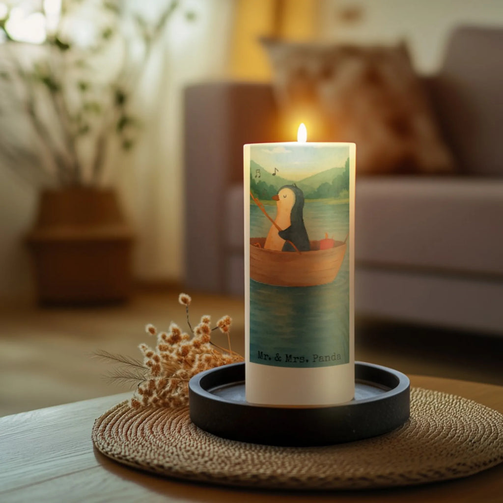 Kerze Pinguin Angelboot Design Handgemachte Kerze, Kerze Mit Prägung, Grabkerze, Kerze Für Firmung, Blockkerze, Gedenkkerze, Gartenkerze, Kerze Für Ostern, Stearin­kerze, Kerze Mit Gravur, Stumpenkerzen-Set, Trauerkerze, Kerze Für Taufe, Laternenkerze, Bio-Kerze, Stumpenkerze, Streukerze, Sojawachskerze, Stabkerze, Kerze Mit Fotoeinleger, Kerze Für Advent, Kerze Für Geburtstag, Votivkerze, Outdoor-Kerze, Tafelkerze, Kerze Mit Namensgravur, Tischkerze, Kerze Mit Duft, Dinnerkerze, Kerze Mit Spruch, Dinnerkerzenpaar, Kerze Für Hochzeit, Handgegossene Kerze, Andachtskerze, Kerze Als Gastgeschenk, Kerze Für Weihnachten, Kerze Ohne Duft, Kerze Für Kommunion, Grablicht, Glas-Kerze, Duftkerze, Teelicht, Kerze Mit Motiv, Metall-Kerze, Fair-Trade-Kerze, Kerze, Pinguin, Angeln, Trennung, Scheidung, Boot, Leben, Motivation, Neustart, Pinguine, Angelboot, Neuanfang, Geschenkidee Liebeskummer, Lebenslust, genießen