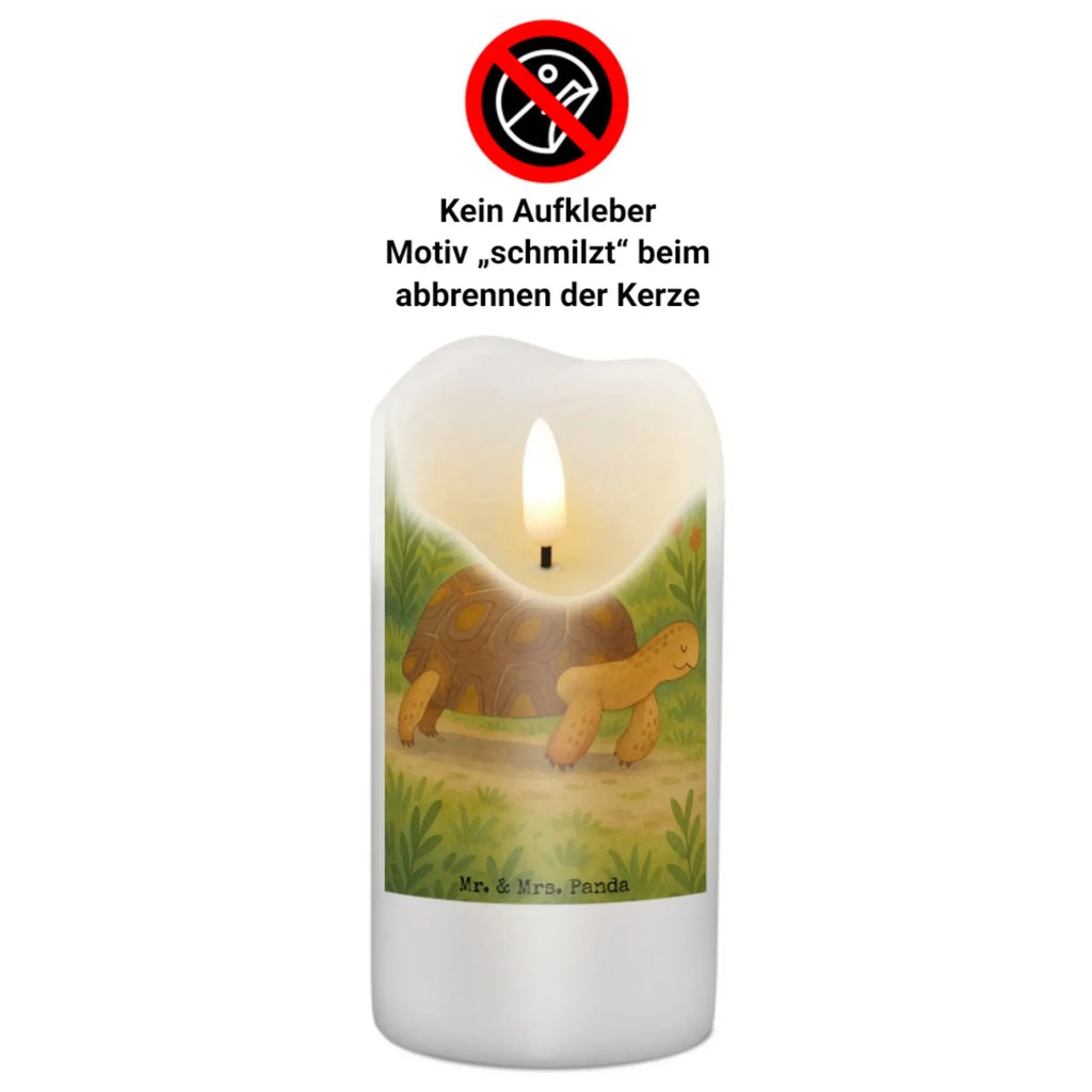 Kerze Schildkröte Marschieren Design Gartenkerze, Kerze Für Geburtstag, Kerze Für Taufe, Metall-Kerze, Outdoor-Kerze, Andachtskerze, Kerze Mit Fotoeinleger, Stearin­kerze, Grabkerze, Kerze Als Gastgeschenk, Trauerkerze, Streukerze, Kerze, Handgemachte Kerze, Bio-Kerze, Kerze Für Hochzeit, Kerze Mit Duft, Sojawachskerze, Fair-Trade-Kerze, Votivkerze, Grablicht, Kerze Für Advent, Stumpenkerzen-Set, Gedenkkerze, Kerze Ohne Duft, Tischkerze, Dinnerkerzenpaar, Duftkerze, Tafelkerze, Stumpenkerze, Laternenkerze, Kerze Für Ostern, Teelicht, Kerze Mit Gravur, Glas-Kerze, Kerze Für Weihnachten, Kerze Mit Spruch, Handgegossene Kerze, Stabkerze, Kerze Mit Motiv, Kerze Für Firmung, Kerze Mit Prägung, Kerze Mit Namensgravur, Blockkerze, Dinnerkerze, Kerze Für Kommunion, Meerestiere, Meer, Urlaub, Schildkröten, Schildkröte, Neustart, Inspiration, Abenteuer, Reiselust, Motivation, get lost, Lieblingsmensch