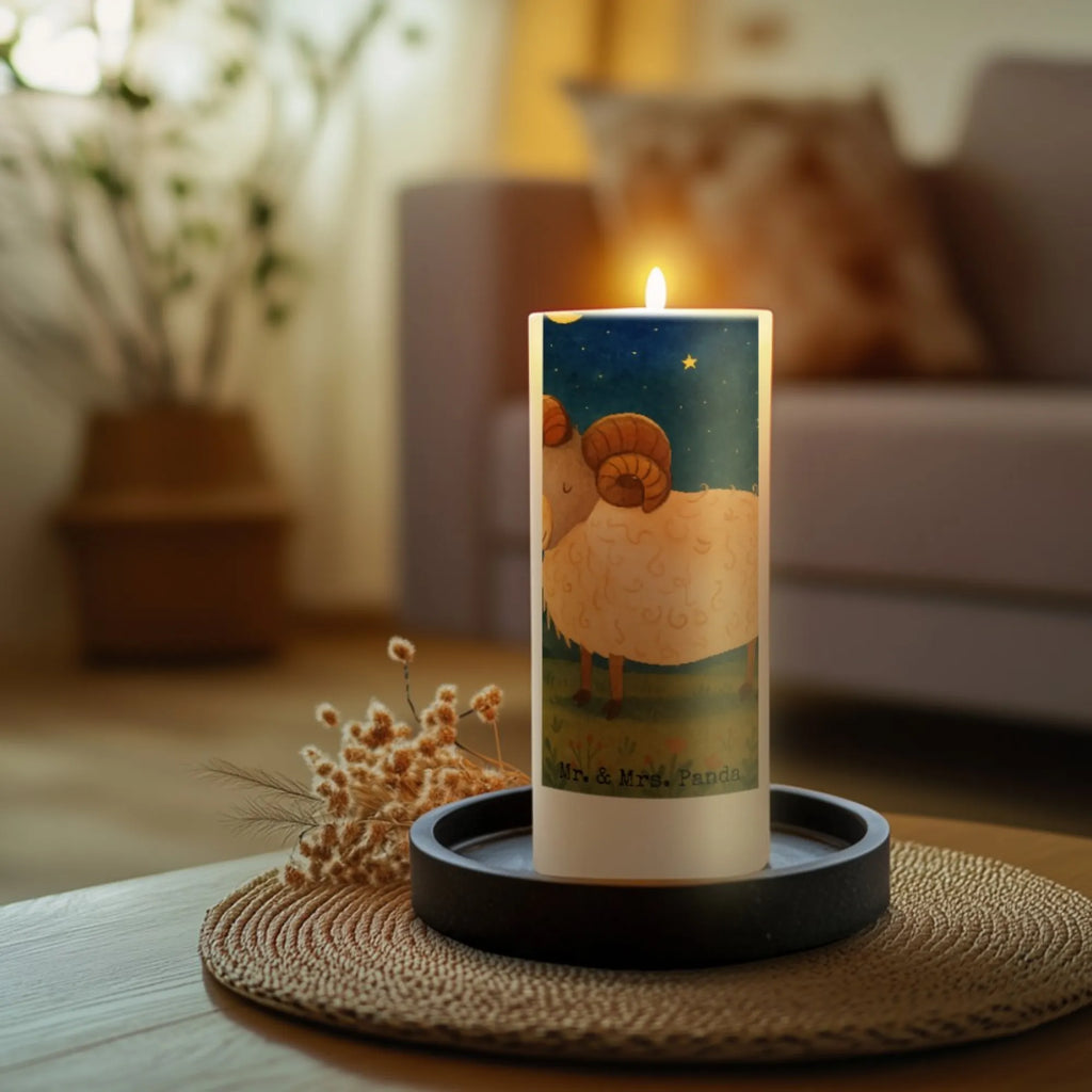 Kerze Sternzeichen Widder Design Kerze Für Advent, Grablicht, Votivkerze, Duftkerze, Trauerkerze, Stabkerze, Bio-Kerze, Dinnerkerze, Stumpenkerze, Gedenkkerze, Kerze, Glas-Kerze, Fair-Trade-Kerze, Grabkerze, Handgemachte Kerze, Kerze Mit Spruch, Outdoor-Kerze, Kerze Ohne Duft, Streukerze, Kerze Als Gastgeschenk, Teelicht, Kerze Mit Motiv, Stearin­kerze, Laternenkerze, Handgegossene Kerze, Sojawachskerze, Tischkerze, Blockkerze, Kerze Für Taufe, Tafelkerze, Kerze Mit Fotoeinleger, Kerze Mit Gravur, Stumpenkerzen-Set, Kerze Für Ostern, Andachtskerze, Kerze Mit Duft, Dinnerkerzenpaar, Kerze Für Kommunion, Kerze Für Hochzeit, Gartenkerze, Kerze Für Weihnachten, Metall-Kerze, Kerze Für Firmung, Kerze Für Geburtstag, Kerze Mit Prägung, Kerze Mit Namensgravur, Tierkreiszeichen, Sternzeichen, Horoskop, Astrologie, Aszendent, Geschenk April, Widder Geschenk, Geschenk März, Widder Sternzeichen, Schafbock, Bock, Geburtstag März, Geburtstag April