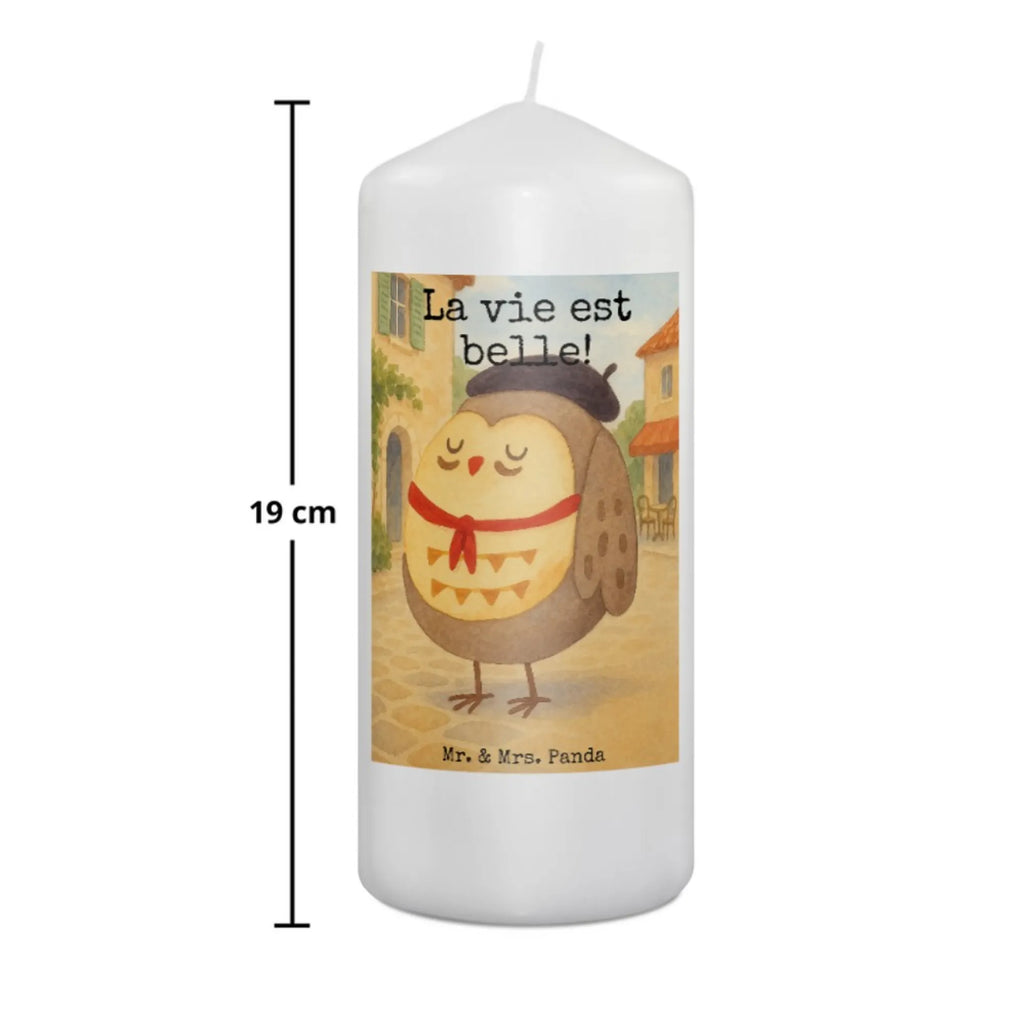 Kerze Eule Frankreich Design Kerze Für Hochzeit, Metall-Kerze, Tischkerze, Laternenkerze, Tafelkerze, Blockkerze, Kerze Für Advent, Kerze Für Firmung, Handgemachte Kerze, Kerze Mit Fotoeinleger, Gartenkerze, Sojawachskerze, Kerze Mit Gravur, Kerze Ohne Duft, Kerze Für Ostern, Kerze Mit Namensgravur, Kerze Mit Spruch, Fair-Trade-Kerze, Kerze Mit Motiv, Kerze Für Kommunion, Stumpenkerze, Kerze, Outdoor-Kerze, Kerze Für Taufe, Trauerkerze, Stearin­kerze, Kerze Mit Prägung, Teelicht, Grabkerze, Bio-Kerze, Grablicht, Stabkerze, Streukerze, Gedenkkerze, Kerze Für Weihnachten, Votivkerze, Kerze Für Geburtstag, Glas-Kerze, Kerze Als Gastgeschenk, Andachtskerze, Handgegossene Kerze, Dinnerkerzenpaar, Dinnerkerze, Kerze Mit Duft, Stumpenkerzen-Set, Duftkerze, Eule, La vie est belle, Spruch schön, Eule Deko, Frankreich, Owl, das Leben ist schön, Eulen, hibou, Spruch Französisch