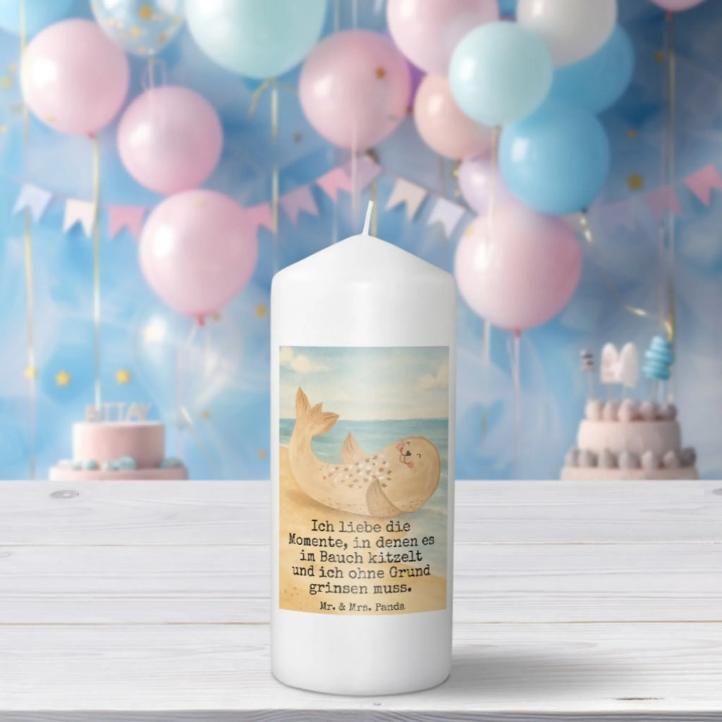 Kerze Robbe Liegen Design Teelicht, Kerze Ohne Duft, Kerze Mit Gravur, Grabkerze, Handgemachte Kerze, Kerze Für Weihnachten, Glas-Kerze, Laternenkerze, Kerze Mit Namensgravur, Tischkerze, Bio-Kerze, Sojawachskerze, Votivkerze, Stabkerze, Trauerkerze, Kerze Für Hochzeit, Kerze Für Firmung, Kerze Mit Spruch, Fair-Trade-Kerze, Gartenkerze, Outdoor-Kerze, Andachtskerze, Kerze Für Geburtstag, Stearin­kerze, Handgegossene Kerze, Stumpenkerzen-Set, Streukerze, Dinnerkerze, Kerze Für Advent, Kerze Mit Duft, Grablicht, Dinnerkerzenpaar, Tafelkerze, Kerze Mit Fotoeinleger, Kerze, Kerze Mit Prägung, Stumpenkerze, Metall-Kerze, Kerze Als Gastgeschenk, Kerze Für Ostern, Kerze Mit Motiv, Blockkerze, Kerze Für Taufe, Duftkerze, Gedenkkerze, Kerze Für Kommunion, Tiermotive, Gute Laune, lustige Sprüche, Tiere, Ostsee, Strand, Seehund, Nordsee, Meerestier, Robbe, Robben, Lachen, Freude