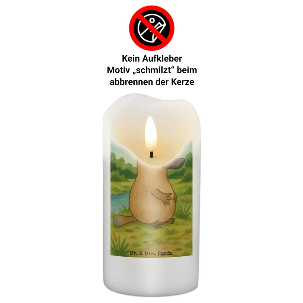 Kerze Schnabeltier Mut Design Stumpenkerze, Kerze Mit Spruch, Kerze Mit Namensgravur, Metall-Kerze, Kerze Für Geburtstag, Dinnerkerze, Kerze Mit Motiv, Laternenkerze, Duftkerze, Grabkerze, Andachtskerze, Trauerkerze, Kerze, Kerze Für Kommunion, Gartenkerze, Outdoor-Kerze, Stumpenkerzen-Set, Kerze Für Firmung, Kerze Für Weihnachten, Kerze Für Advent, Tafelkerze, Kerze Für Hochzeit, Kerze Mit Duft, Handgemachte Kerze, Kerze Mit Fotoeinleger, Kerze Mit Prägung, Blockkerze, Grablicht, Kerze Ohne Duft, Kerze Für Taufe, Teelicht, Sojawachskerze, Fair-Trade-Kerze, Kerze Mit Gravur, Dinnerkerzenpaar, Stabkerze, Glas-Kerze, Tischkerze, Gedenkkerze, Kerze Für Ostern, Votivkerze, Kerze Als Gastgeschenk, Stearin­kerze, Handgegossene Kerze, Bio-Kerze, Streukerze, Meerestiere, Meer, Urlaub, mutig, Neustart, Lebensweisheit, Mut, Arbeit, Neuanfang, Schnabeltiere, Schnabeltier, Büro, Motivation, Weltreise, Training, Raodtrip