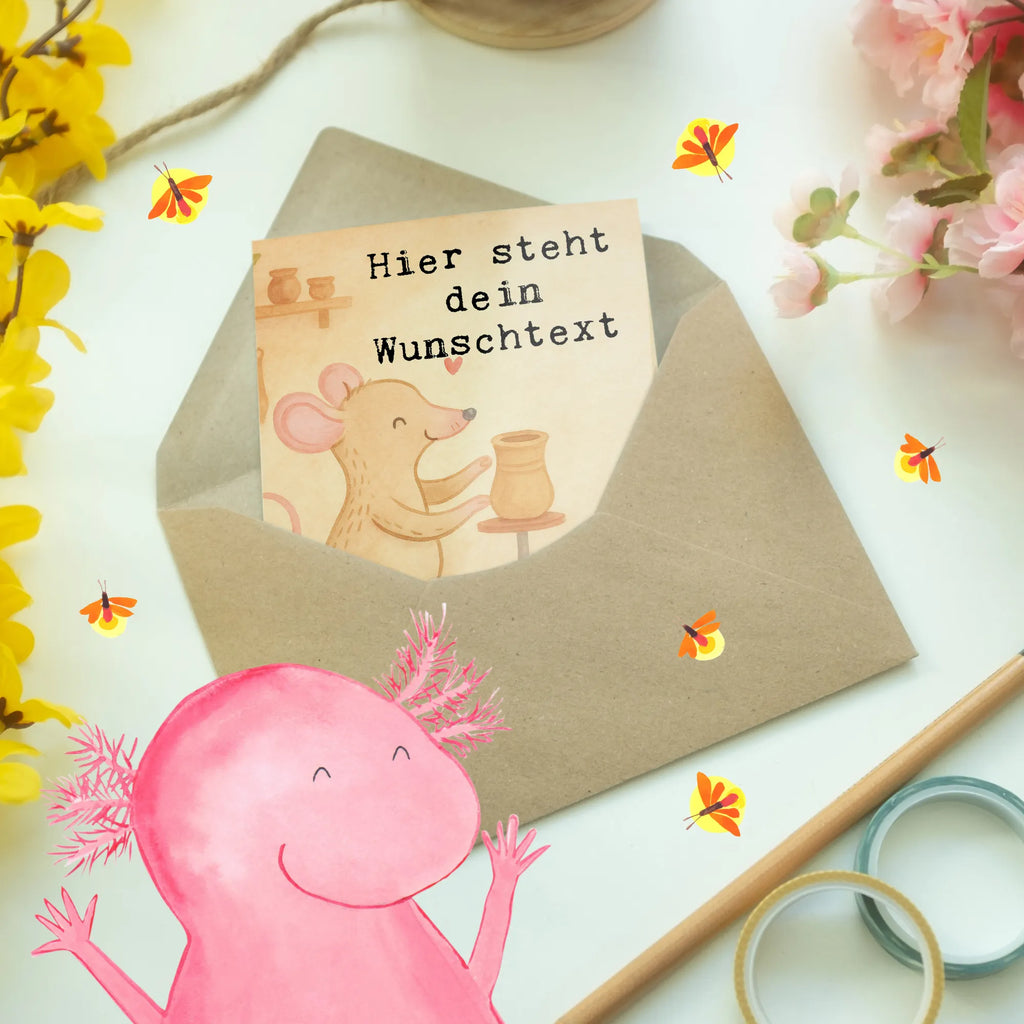 Personalisierte Grußkarte Maus Töpfern Design Personalisierte Hochzeitskarte, Personalisiertere Klappkarte, Grußkarte selber drucken, Grußkarte als Geldgeschenk, Grußkarte mit Namen, Personalisierte Glückwunschkarte, Personalisierte Karte, Grußkarte selbst gestalten, Personalisierte Geburtstagskarte, Grußkarten personalisiert, Personalisierte Grußkarte, Grußkarte mit persönlichen Nachrichten, Personalisierte Einladungskarte, Geschenk, Sport, Sportart, Hobby, Schenken, Danke, Dankeschön, Auszeichnung, Gewinn, Sportler, Töpferkurs, Töpferei, Töpfern