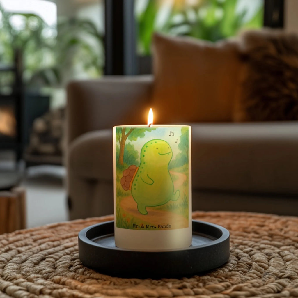 Kerze Schildkröte Pfeifen Design Stumpenkerze, Handgemachte Kerze, Kerze Für Geburtstag, Stumpenkerzen-Set, Dinnerkerzenpaar, Tischkerze, Duftkerze, Fair-Trade-Kerze, Grablicht, Andachtskerze, Kerze Mit Motiv, Laternenkerze, Kerze Für Hochzeit, Kerze Ohne Duft, Votivkerze, Kerze Mit Spruch, Outdoor-Kerze, Kerze Mit Fotoeinleger, Kerze Für Taufe, Kerze Als Gastgeschenk, Trauerkerze, Tafelkerze, Kerze Für Kommunion, Kerze Mit Gravur, Kerze Mit Duft, Handgegossene Kerze, Kerze Mit Prägung, Stearin­kerze, Kerze Mit Namensgravur, Streukerze, Dinnerkerze, Grabkerze, Stabkerze, Kerze Für Weihnachten, Gedenkkerze, Kerze, Kerze Für Ostern, Gartenkerze, Kerze Für Firmung, Teelicht, Sojawachskerze, Glas-Kerze, Blockkerze, Bio-Kerze, Metall-Kerze, Kerze Für Advent, Schildkröte, Schildi, Depression, fröhlich, Motivation, Lebensfreude, Schildkröten, Neuanfang, Glück, Trennung