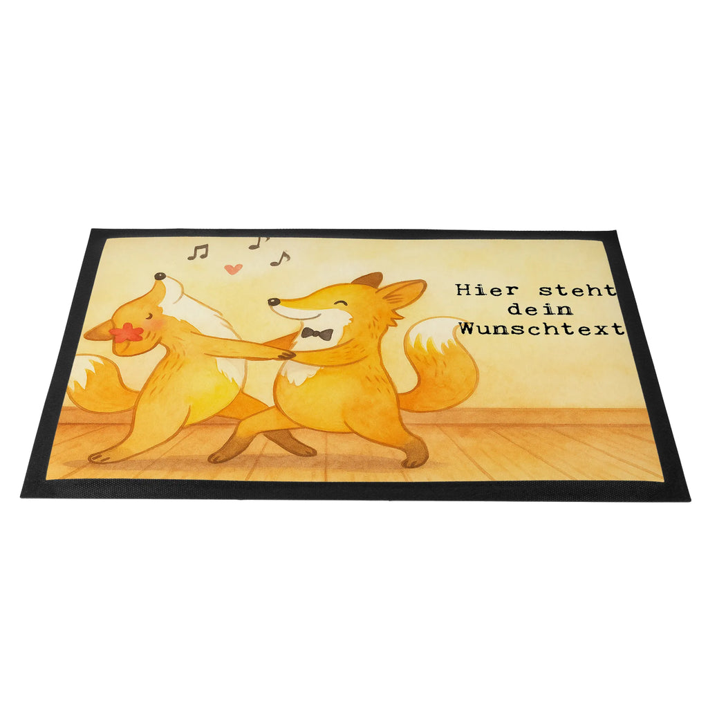 Personalisierte Fußmatte Füchse Salsa tanzen Design Türvorleger personalisiert, Fußmatte bedrucken, Wunschnamen, Haustürmatte personalisiert, Türvorleger mit Namen, Personalisieruung, Personalisiert, Personalisierte Fußmatte, Bedrucken, Fußmatte mit Namen, Namensfussmatte, Geschenk, Sport, Sportart, Hobby, Schenken, Danke, Dankeschön, Auszeichnung, Gewinn, Sportler, Tanzschule, Tanzen, Salsa tanzen, Tanzkurs
