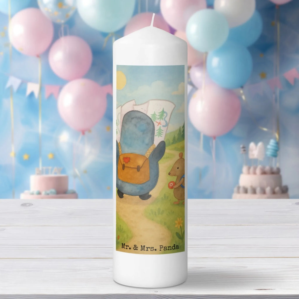 Kerze Pinguin & Maus Wanderer Design Kerze Für Weihnachten, Kerze Mit Namensgravur, Grablicht, Andachtskerze, Kerze Für Ostern, Tafelkerze, Kerze Mit Prägung, Dinnerkerze, Outdoor-Kerze, Kerze Für Geburtstag, Votivkerze, Kerze Für Advent, Teelicht, Duftkerze, Dinnerkerzenpaar, Handgegossene Kerze, Kerze Mit Motiv, Gartenkerze, Stumpenkerzen-Set, Kerze Mit Fotoeinleger, Kerze Für Kommunion, Kerze Mit Spruch, Laternenkerze, Glas-Kerze, Handgemachte Kerze, Gedenkkerze, Kerze Für Firmung, Kerze Für Taufe, Kerze Mit Duft, Kerze Ohne Duft, Bio-Kerze, Trauerkerze, Kerze Mit Gravur, Fair-Trade-Kerze, Stearin­kerze, Stabkerze, Kerze Für Hochzeit, Blockkerze, Stumpenkerze, Sojawachskerze, Streukerze, Metall-Kerze, Kerze, Kerze Als Gastgeschenk, Tischkerze, Grabkerze, Pinguin, Abenteuer, Ausflug, Abenteurer, Wanderlust, wandern, Roadtrip, Pinguine