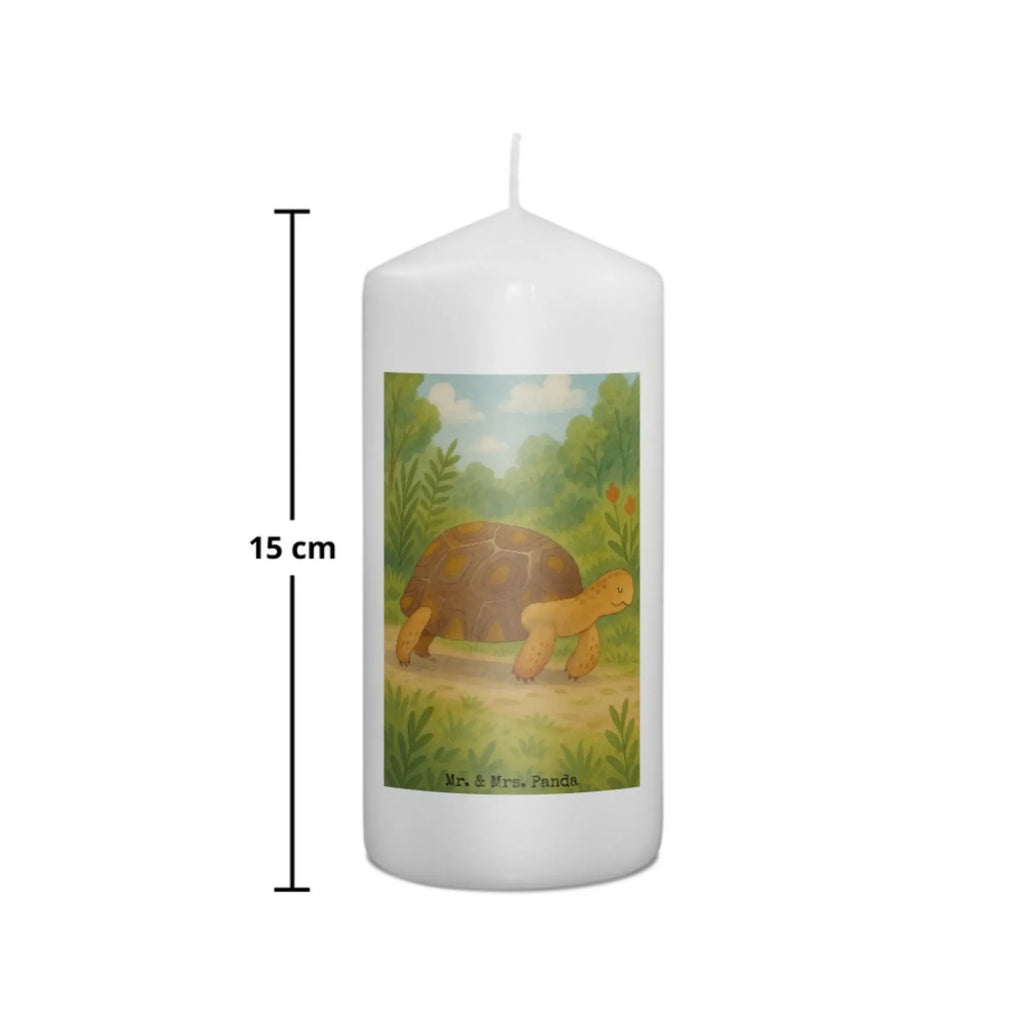 Kerze Schildkröte Marschieren Design Gartenkerze, Kerze Für Geburtstag, Kerze Für Taufe, Metall-Kerze, Outdoor-Kerze, Andachtskerze, Kerze Mit Fotoeinleger, Stearin­kerze, Grabkerze, Kerze Als Gastgeschenk, Trauerkerze, Streukerze, Kerze, Handgemachte Kerze, Bio-Kerze, Kerze Für Hochzeit, Kerze Mit Duft, Sojawachskerze, Fair-Trade-Kerze, Votivkerze, Grablicht, Kerze Für Advent, Stumpenkerzen-Set, Gedenkkerze, Kerze Ohne Duft, Tischkerze, Dinnerkerzenpaar, Duftkerze, Tafelkerze, Stumpenkerze, Laternenkerze, Kerze Für Ostern, Teelicht, Kerze Mit Gravur, Glas-Kerze, Kerze Für Weihnachten, Kerze Mit Spruch, Handgegossene Kerze, Stabkerze, Kerze Mit Motiv, Kerze Für Firmung, Kerze Mit Prägung, Kerze Mit Namensgravur, Blockkerze, Dinnerkerze, Kerze Für Kommunion, Meerestiere, Meer, Urlaub, Schildkröten, Schildkröte, Neustart, Inspiration, Abenteuer, Reiselust, Motivation, get lost, Lieblingsmensch