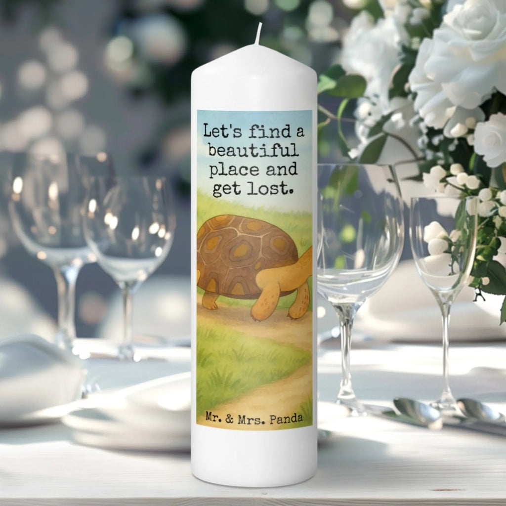 Kerze Schildkröte Marschieren Design Gartenkerze, Kerze Für Geburtstag, Kerze Für Taufe, Metall-Kerze, Outdoor-Kerze, Andachtskerze, Kerze Mit Fotoeinleger, Stearin­kerze, Grabkerze, Kerze Als Gastgeschenk, Trauerkerze, Streukerze, Kerze, Handgemachte Kerze, Bio-Kerze, Kerze Für Hochzeit, Kerze Mit Duft, Sojawachskerze, Fair-Trade-Kerze, Votivkerze, Grablicht, Kerze Für Advent, Stumpenkerzen-Set, Gedenkkerze, Kerze Ohne Duft, Tischkerze, Dinnerkerzenpaar, Duftkerze, Tafelkerze, Stumpenkerze, Laternenkerze, Kerze Für Ostern, Teelicht, Kerze Mit Gravur, Glas-Kerze, Kerze Für Weihnachten, Kerze Mit Spruch, Handgegossene Kerze, Stabkerze, Kerze Mit Motiv, Kerze Für Firmung, Kerze Mit Prägung, Kerze Mit Namensgravur, Blockkerze, Dinnerkerze, Kerze Für Kommunion, Meerestiere, Meer, Urlaub, Schildkröten, Schildkröte, Neustart, Inspiration, Abenteuer, Reiselust, Motivation, get lost, Lieblingsmensch