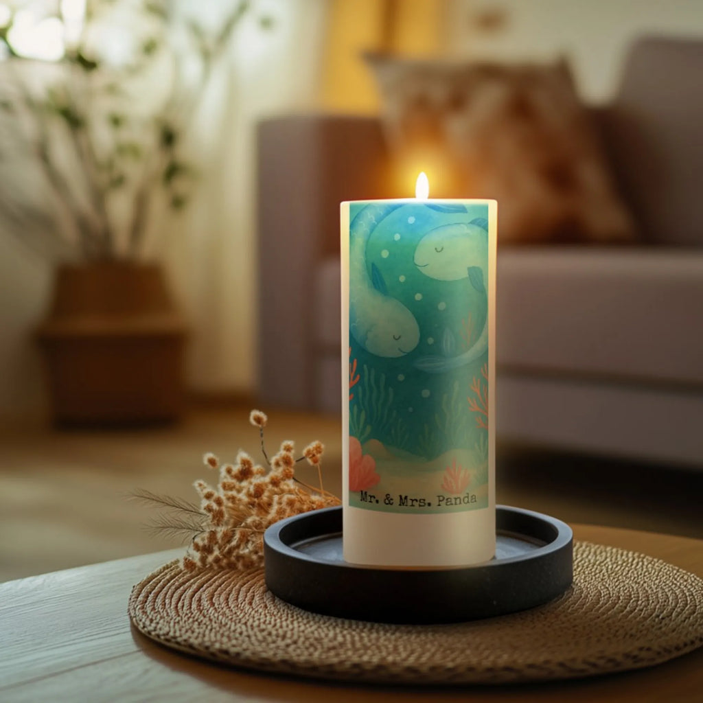 Kerze Sternzeichen Fische Design Bio-Kerze, Handgemachte Kerze, Handgegossene Kerze, Kerze Ohne Duft, Stumpenkerze, Tafelkerze, Gedenkkerze, Dinnerkerzenpaar, Sojawachskerze, Duftkerze, Kerze Mit Spruch, Kerze Für Advent, Grablicht, Kerze Für Kommunion, Blockkerze, Stearin­kerze, Kerze Für Ostern, Kerze Für Hochzeit, Kerze Für Geburtstag, Outdoor-Kerze, Kerze Für Taufe, Gartenkerze, Kerze Mit Prägung, Fair-Trade-Kerze, Kerze Als Gastgeschenk, Grabkerze, Stabkerze, Streukerze, Kerze Mit Duft, Andachtskerze, Teelicht, Tischkerze, Kerze Mit Gravur, Stumpenkerzen-Set, Kerze Mit Namensgravur, Metall-Kerze, Kerze Mit Fotoeinleger, Glas-Kerze, Trauerkerze, Kerze Für Weihnachten, Laternenkerze, Kerze Mit Motiv, Votivkerze, Kerze, Kerze Für Firmung, Dinnerkerze, Tierkreiszeichen, Sternzeichen, Horoskop, Astrologie, Aszendent, Geschenk Februar, Fische Sternbild, Fische Geschenk, Geburtstag März, Geschenk März, Fisch, Geburtstag Februar, Fische Sternzeichen