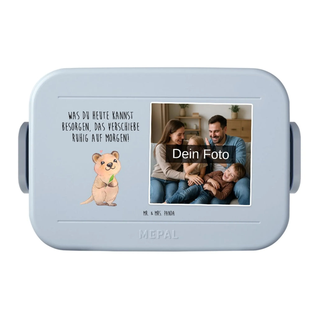 MEPAL Foto Bentobox Quokka Happy Foto Bentobox, Foto Lunchbox, Foto Brotdose, Tiermotive, Gute Laune, lustige Sprüche, Tiere, Aufschieberitis, Lustiger Spruch, Quokka, Verschieben, Niedliches Tier, Dinge erledigen