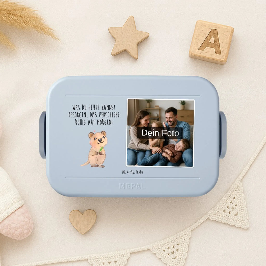 MEPAL Foto Bentobox Quokka Happy Foto Bentobox, Foto Lunchbox, Foto Brotdose, Tiermotive, Gute Laune, lustige Sprüche, Tiere, Aufschieberitis, Lustiger Spruch, Quokka, Verschieben, Niedliches Tier, Dinge erledigen
