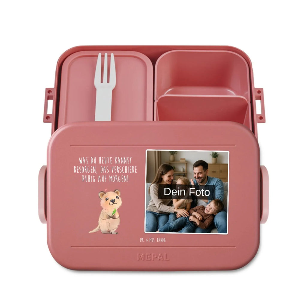 MEPAL Foto Bentobox Quokka Happy Foto Bentobox, Foto Lunchbox, Foto Brotdose, Tiermotive, Gute Laune, lustige Sprüche, Tiere, Aufschieberitis, Lustiger Spruch, Quokka, Verschieben, Niedliches Tier, Dinge erledigen