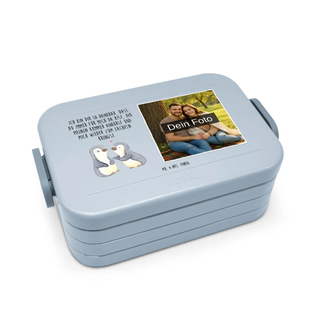 MEPAL Foto Bentobox Pinguine trösten Foto Bentobox, Foto Lunchbox, Foto Brotdose, Liebe, Partner, Freund, Freundin, Ehemann, Ehefrau, Heiraten, Verlobung, Heiratsantrag, Liebesgeschenk, Jahrestag, Hocheitstag, Hochzeitstag, für Ehemann, für Männer, Geschenk für Frauen, Liebesbeweis, Geschenk für Freundin, Valentinstag, Geschenk für Partner, Mitbringsel