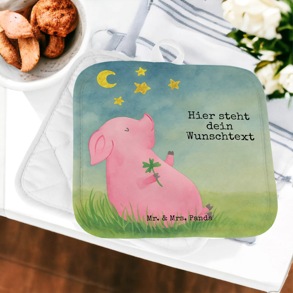 Personalisierte Topflappen Schwein Glück Design Topflappen mit Namen, Topflappen personalisiert, Topflappen Set personalisiert, Personalisierte Topfuntersetzer, Namensaufdruck, Personalisierter Ofenhandschuh, Tiermotive, Gute Laune, lustige Sprüche, Tiere, Schwein, Träume, Sernchen, Glücksschwein. Glück, Ziele, Glücksbringer, Schweinchen, Motivation, Sterne