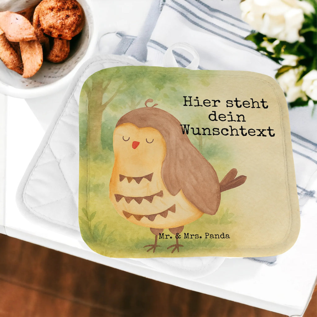 Personalisierte Topflappen Eule Zufrieden Design Namensaufdruck, Topflappen personalisiert, Personalisierter Ofenhandschuh, Topflappen Set personalisiert, Topflappen mit Namen, Personalisierte Topfuntersetzer, Eule, Owl, Spruch schön, Eule Spruch, Romantisch, Liebe Spruch, Wortspiel lustig, Geschenk Hochzeitstag, Eule deko