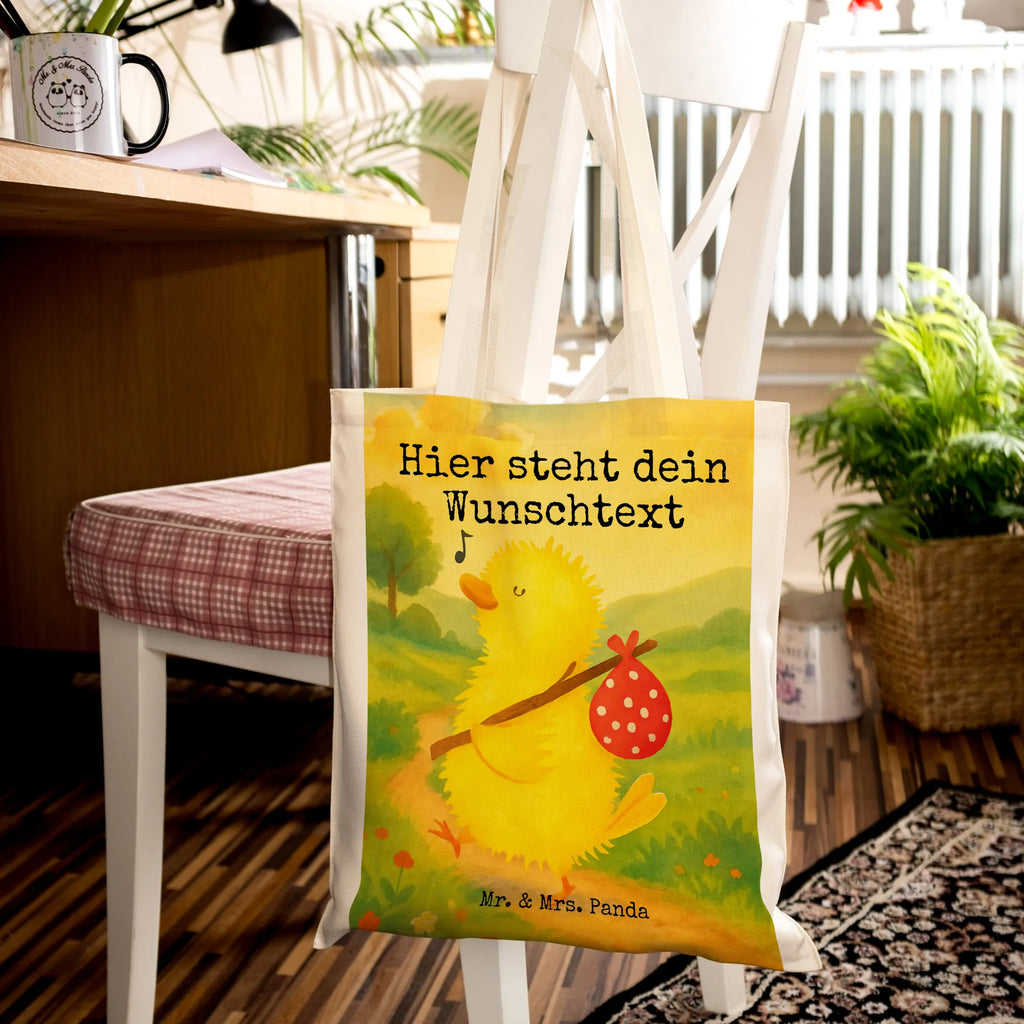 Personalisierte Tragetasche Küken Wander Design Einkaufstasche mit Namen, Personalisierte Jutetasche, Personalisierter Beutel, Personalisierte Beuteltasche, Personalisierte Kindergartentasche, Personalisierte Tasche, Personalisierte Einkaufstasche, Tragetasche mit Namen, Personalisierter Stoffbeutel, Personalisierter Jutebeutel, Stoffbeutel mit Namen, Ostern, Osterhase, Ostergeschenke, Osternest, Osterdeko, Geschenke zu Ostern, Ostern Geschenk, Ostergeschenke Kinder, Ostern Kinder, Grüße, Zeit, Ostergrüße, Zeitmanagement, Backpacker, Osterei, Reisen, Ei, Ostereier, Küken, Flausen, Weltenbummler, Frühlingsgefühle, Frohe Ostern, liebe Grüße, Freude, Wunder