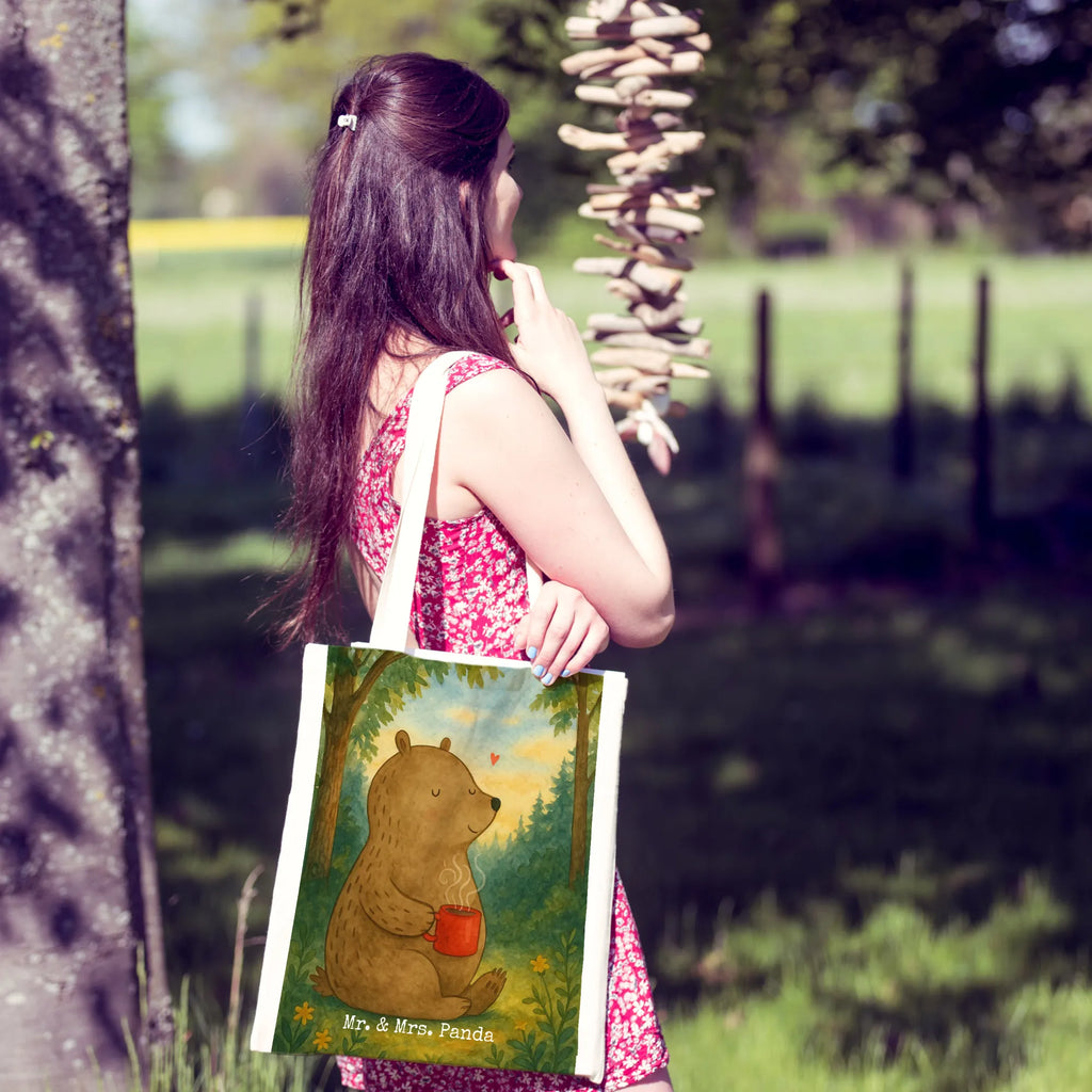 Tragetasche Bär Kaffee Design Stofftasche, Badetasche, Einkaufstasche, Schultertasche, Tragetasche, Jutetasche, Stoffbeutel, Laptoptasche, Tasche, Beutel, Jutebeutel, Einkaufstüte, Shopper, Beuteltasche, Strandtasche, Umhängetasche, Bär, Teddy, Teddybär, Welt retten, Welt erobern, Coffee, Morgenroutine, Bären, Kaffee, Motivation, guten Morgen