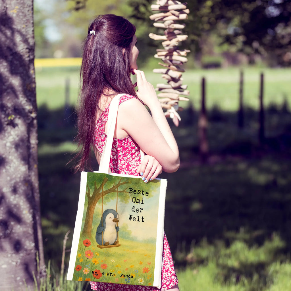 Tragetasche Pinguin Beste Omi der Welt Design Strandtasche, Shopper, Jutebeutel, Stofftasche, Beuteltasche, Umhängetasche, Laptoptasche, Beutel, Jutetasche, Badetasche, Tragetasche, Tasche, Stoffbeutel, Einkaufstasche, Schultertasche, Einkaufstüte, für, Dankeschön, Geschenk, Schenken, Geburtstag, Geburtstagsgeschenk, Geschenkidee, Danke, Bedanken, Mitbringsel, Freude machen, Geschenktipp, Enkelkind, Großmutter, Enkelin, Großpapa, Oma, Omma, Kleinigkeit, Enkel, Ommi, Großmama, Omi, Bester