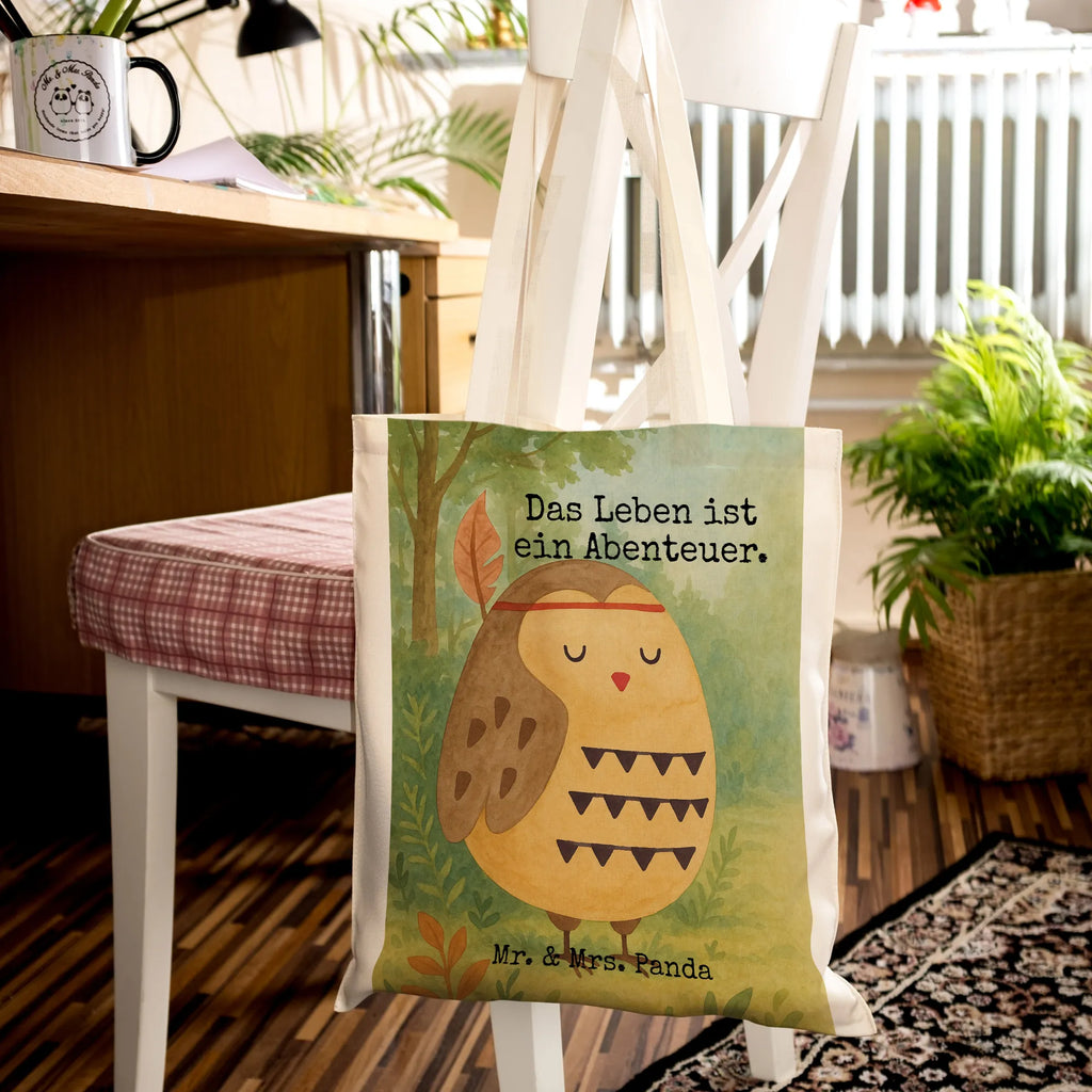 Tragetasche Eule Federschmuck Design Stoffbeutel, Jutetasche, Schultertasche, Einkaufstasche, Laptoptasche, Einkaufstüte, Strandtasche, Beuteltasche, Umhängetasche, Jutebeutel, Shopper, Tasche, Badetasche, Tragetasche, Stofftasche, Beutel, Eule, Dekoration, Owl, Eule Deko, Das Leben ist ein Abenteuer, Federschmuck, Reisespruch