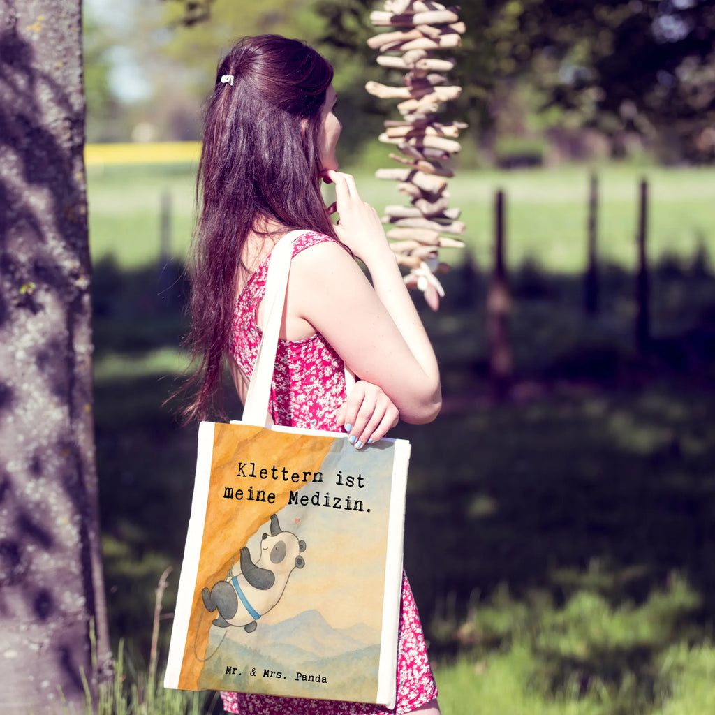 Tragetasche Panda Klettern Design Shopper, Strandtasche, Stoffbeutel, Schultertasche, Einkaufstüte, Tragetasche, Badetasche, Beutel, Jutebeutel, Jutetasche, Tasche, Laptoptasche, Einkaufstasche, Umhängetasche, Beuteltasche, Stofftasche, Geschenk, Sport, Sportart, Hobby, Schenken, Danke, Dankeschön, Auszeichnung, Gewinn, Sportler, Klettersport, Bouldern, Klettern, Kletterhalle