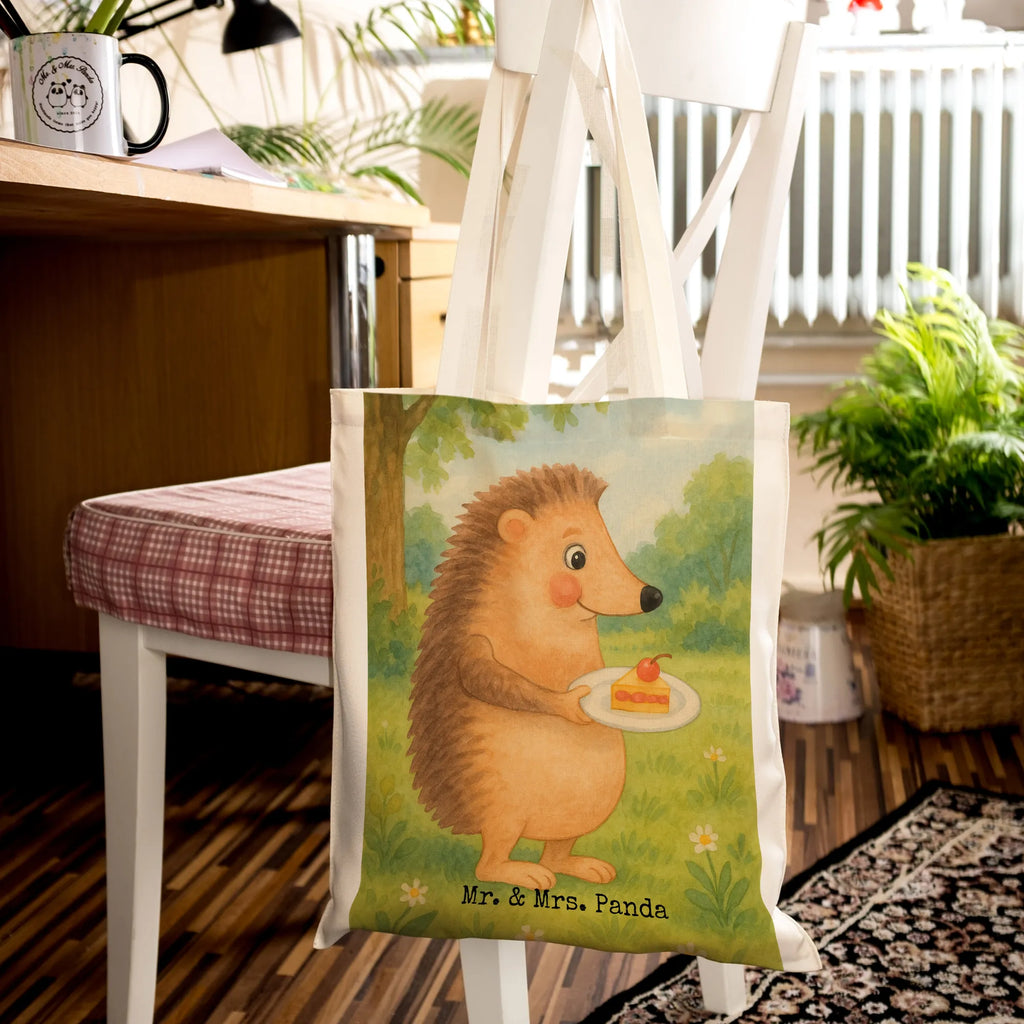 Tragetasche Igel Kuchenstück Design Stoffbeutel, Tasche, Stofftasche, Einkaufstasche, Laptoptasche, Beuteltasche, Strandtasche, Jutetasche, Jutebeutel, Shopper, Einkaufstüte, Schultertasche, Tragetasche, Badetasche, Umhängetasche, Beutel, Tiermotive, Gute Laune, lustige Sprüche, Tiere, Torte, Essen Spruch, Kuchen, Geburtstagskuchen, Kuchen backen, Einladung Party, Backen Geschenk, Igel