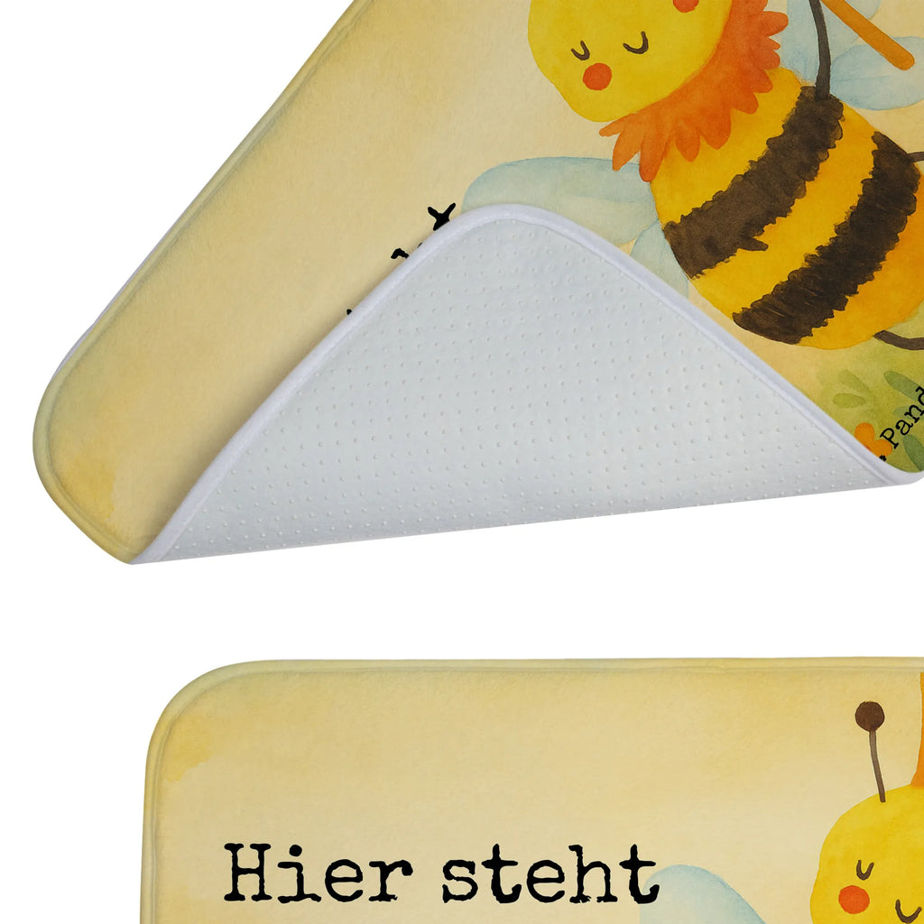 Personalisierte Badematte Biene König Design Badvorleger Gäste-WC Personalisiert, Badvorleger Mit Wunschtext, Badvorleger Mit Gravur, Badvorleger Groß Mit Wunschtext, Badezimmermatte Mit Wunschtext, Badmatte Waschbar Mit Wunschtext, Weicher Badvorleger Mit Wunschtext, Badvorleger Design Mit Gravur, Badvorleger Gemustert Mit Wunschtext, Badvorleger Baumwolle Mit Namen, Badvorleger Mit Namen, Badvorleger Für Badewanne Mit Namen, Badvorleger Klein Mit Namen, Badgarnitur Mit Wunschtext, Waschbarer Badvorleger Mit Namen, Personaliserter Badvorleger, Badvorleger Vintage Mit Namen, Badematte Mit Namen, Badematte Rutschfest Mit Namen, Runder Badvorleger Personalisiert, Badezimmer Matte Mit Namen, Bad Fußmatte Personalisiert, Badvorleger Schwarz Mit Wunschtext, Rutschfester Badvorleger Mit Namen, Badvorleger Modern Mit Namen, Badvorleger Selbst Gestalten, Badvorleger Mit Initialen, Badvorleger Mit Bestickung, Badläufer Mit Namen, Badteppich Mit Wunschtext, Saugfähiger Badvorleger Mit Wunschtext, Duschvorleger Mit Namen, Badvorleger Weiß Mit Namen, Badematten Set Personalisiert, Webegeschenk mit Firmennamen, Rechteckiger Badvorleger Mit Namen, Teppich Fürs Bad Mit Namen, Badvorleger Für Dusche Mit Wunschtext, Badvorleger Mikrofaser Personalisiert, Werbegeschenk mit Text, Badvorleger Nachhaltig Mit Namen, Badezimmerteppich Personalisiert, Badvorleger Klassisch Mit Wunschtext, Biene, Wespe, Hummel