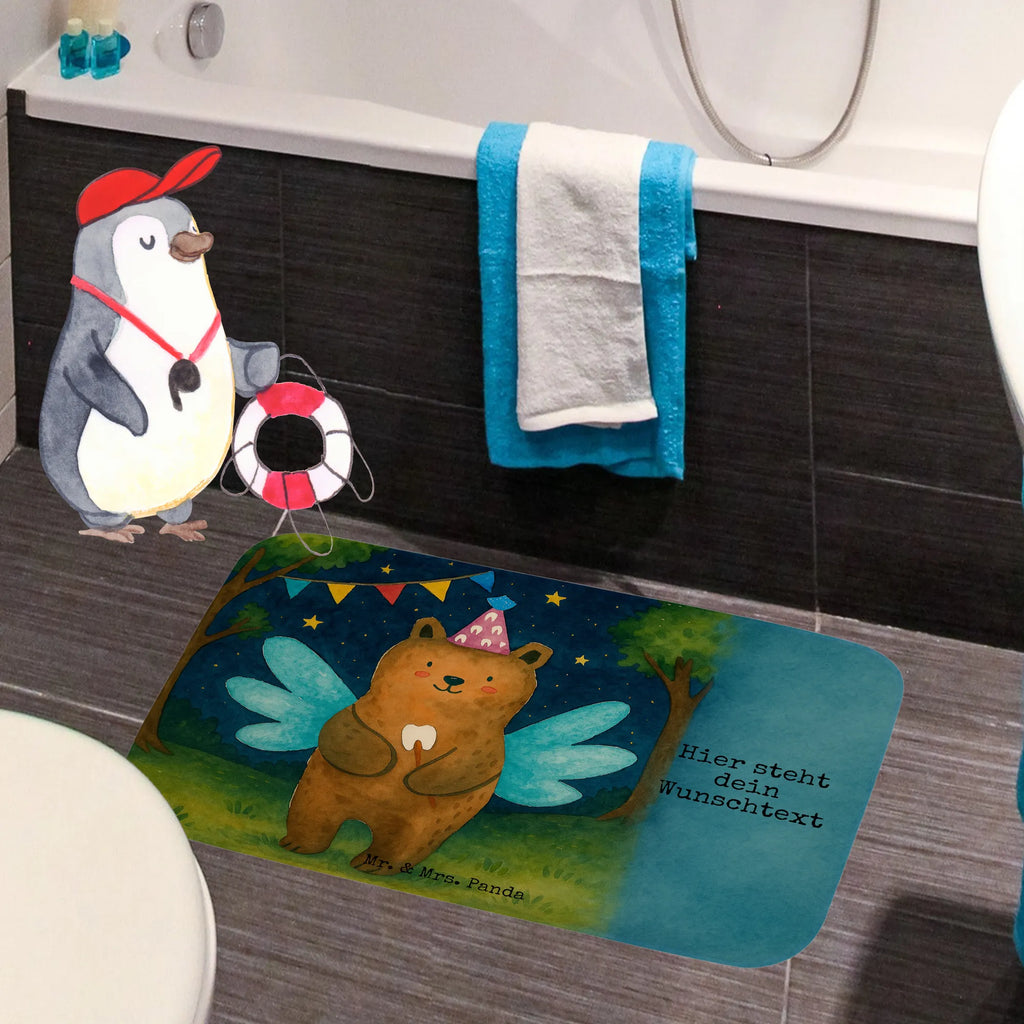 Personalisierte Badematte Bär Zahnfee Design Badvorleger Baumwolle Mit Namen, Badvorleger Gäste-WC Personalisiert, Waschbarer Badvorleger Mit Namen, Teppich Fürs Bad Mit Namen, Personaliserter Badvorleger, Badvorleger Mit Gravur, Badgarnitur Mit Wunschtext, Badvorleger Für Badewanne Mit Namen, Badteppich Mit Wunschtext, Badezimmermatte Mit Wunschtext, Badematte Mit Namen, Badematte Rutschfest Mit Namen, Badezimmerteppich Personalisiert, Bad Fußmatte Personalisiert, Duschvorleger Mit Namen, Badvorleger Selbst Gestalten, Badvorleger Mit Initialen, Werbegeschenk mit Text, Badvorleger Mit Namen, Badläufer Mit Namen, Badvorleger Groß Mit Wunschtext, Rechteckiger Badvorleger Mit Namen, Badvorleger Für Dusche Mit Wunschtext, Badvorleger Gemustert Mit Wunschtext, Badvorleger Mit Bestickung, Badvorleger Klassisch Mit Wunschtext, Badvorleger Weiß Mit Namen, Webegeschenk mit Firmennamen, Badvorleger Vintage Mit Namen, Runder Badvorleger Personalisiert, Badvorleger Design Mit Gravur, Weicher Badvorleger Mit Wunschtext, Badvorleger Modern Mit Namen, Badvorleger Mit Wunschtext, Badvorleger Mikrofaser Personalisiert, Badematten Set Personalisiert, Saugfähiger Badvorleger Mit Wunschtext, Badvorleger Schwarz Mit Wunschtext, Rutschfester Badvorleger Mit Namen, Badezimmer Matte Mit Namen, Badvorleger Klein Mit Namen, Badmatte Waschbar Mit Wunschtext, Badvorleger Nachhaltig Mit Namen, Bär, Teddy, Teddybär, Zahnfee, Erster Zahn, Milchzahn, Fee