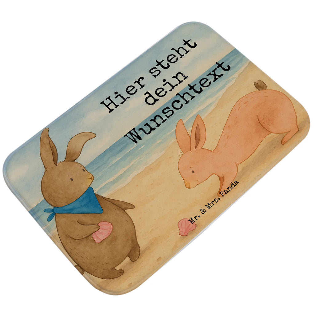 Personalisierte Badematte Hasen Muschel Design Badezimmerteppich Personalisiert, Badvorleger Mit Bestickung, Badmatte Waschbar Mit Wunschtext, Personaliserter Badvorleger, Badvorleger Schwarz Mit Wunschtext, Badvorleger Mit Wunschtext, Badvorleger Vintage Mit Namen, Badvorleger Mit Initialen, Badematten Set Personalisiert, Duschvorleger Mit Namen, Badvorleger Klein Mit Namen, Badezimmer Matte Mit Namen, Badvorleger Baumwolle Mit Namen, Badvorleger Selbst Gestalten, Werbegeschenk mit Text, Badvorleger Groß Mit Wunschtext, Badteppich Mit Wunschtext, Badvorleger Gäste-WC Personalisiert, Badematte Rutschfest Mit Namen, Waschbarer Badvorleger Mit Namen, Weicher Badvorleger Mit Wunschtext, Teppich Fürs Bad Mit Namen, Badezimmermatte Mit Wunschtext, Bad Fußmatte Personalisiert, Badläufer Mit Namen, Saugfähiger Badvorleger Mit Wunschtext, Badvorleger Weiß Mit Namen, Rechteckiger Badvorleger Mit Namen, Webegeschenk mit Firmennamen, Badvorleger Design Mit Gravur, Badvorleger Für Badewanne Mit Namen, Runder Badvorleger Personalisiert, Badvorleger Mit Namen, Badgarnitur Mit Wunschtext, Badvorleger Nachhaltig Mit Namen, Badvorleger Mikrofaser Personalisiert, Rutschfester Badvorleger Mit Namen, Badvorleger Für Dusche Mit Wunschtext, Badvorleger Mit Gravur, Badvorleger Gemustert Mit Wunschtext, Badematte Mit Namen, Badvorleger Klassisch Mit Wunschtext, Badvorleger Modern Mit Namen, Familie, Vatertag, Muttertag, Bruder, Schwester, Mama, Papa, Oma, Opa, beste Freundin, Freundinnen, Muscheln sammeln, Muscheln, Freundin, best friends, Hasen, Meer, BFF