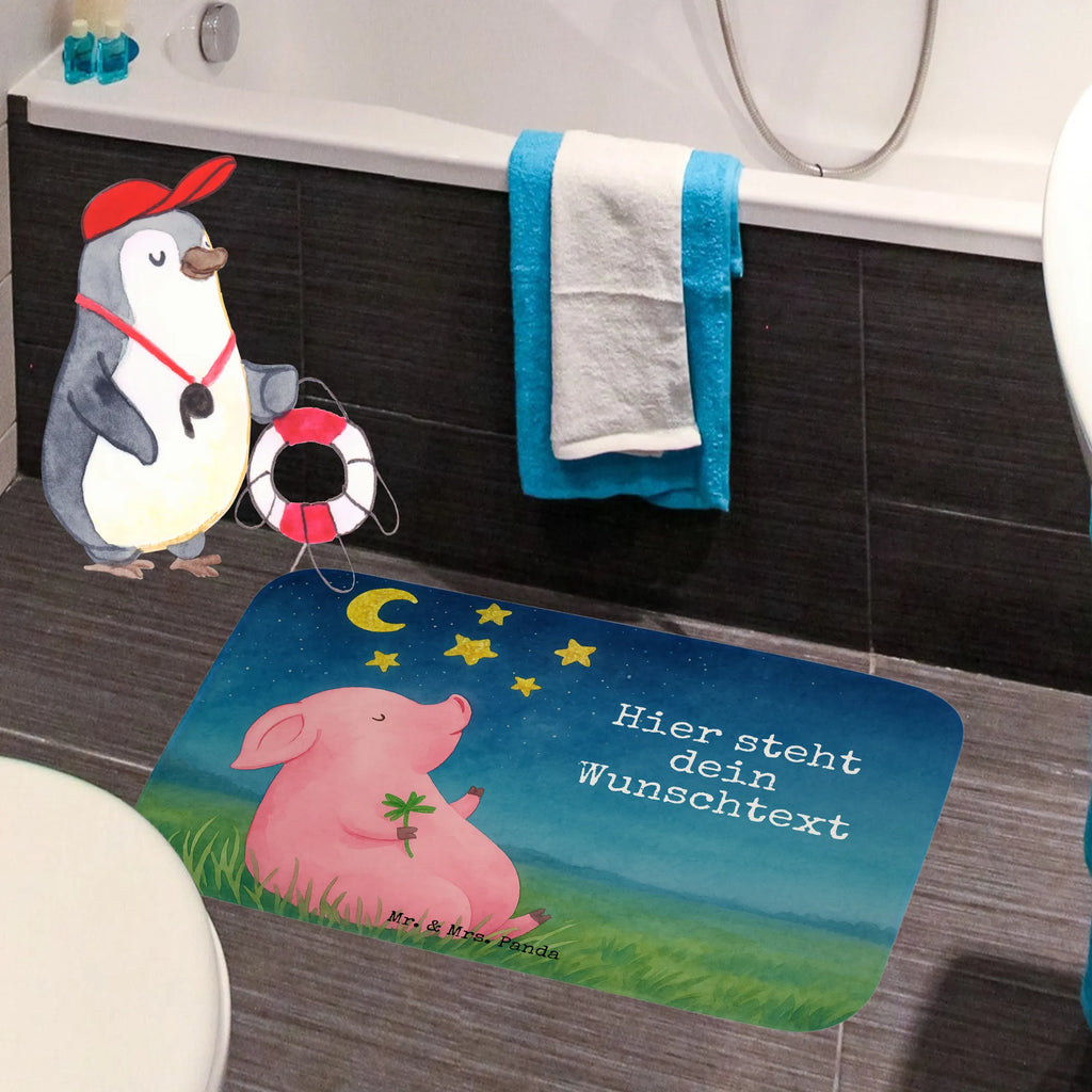 Personalisierte Badematte Schwein Glück Design Badvorleger Mit Namen, Badezimmerteppich Personalisiert, Badvorleger Gemustert Mit Wunschtext, Badematte Mit Namen, Badvorleger Mit Gravur, Badvorleger Baumwolle Mit Namen, Badematte Rutschfest Mit Namen, Bad Fußmatte Personalisiert, Saugfähiger Badvorleger Mit Wunschtext, Rutschfester Badvorleger Mit Namen, Badvorleger Klein Mit Namen, Weicher Badvorleger Mit Wunschtext, Personaliserter Badvorleger, Badvorleger Gäste-WC Personalisiert, Badvorleger Weiß Mit Namen, Badvorleger Groß Mit Wunschtext, Badvorleger Klassisch Mit Wunschtext, Badvorleger Mit Initialen, Duschvorleger Mit Namen, Webegeschenk mit Firmennamen, Badmatte Waschbar Mit Wunschtext, Badläufer Mit Namen, Badvorleger Mikrofaser Personalisiert, Badvorleger Für Dusche Mit Wunschtext, Badvorleger Für Badewanne Mit Namen, Waschbarer Badvorleger Mit Namen, Badvorleger Modern Mit Namen, Badvorleger Design Mit Gravur, Badvorleger Mit Bestickung, Badvorleger Mit Wunschtext, Badezimmer Matte Mit Namen, Badteppich Mit Wunschtext, Badvorleger Schwarz Mit Wunschtext, Badvorleger Nachhaltig Mit Namen, Teppich Fürs Bad Mit Namen, Badvorleger Selbst Gestalten, Badezimmermatte Mit Wunschtext, Badematten Set Personalisiert, Runder Badvorleger Personalisiert, Badgarnitur Mit Wunschtext, Rechteckiger Badvorleger Mit Namen, Badvorleger Vintage Mit Namen, Werbegeschenk mit Text, Tiermotive, Gute Laune, lustige Sprüche, Tiere, Schweinchen, Motivation, Träume, Glücksschwein. Glück, Sterne, Schwein, Sernchen, Ziele, Glücksbringer