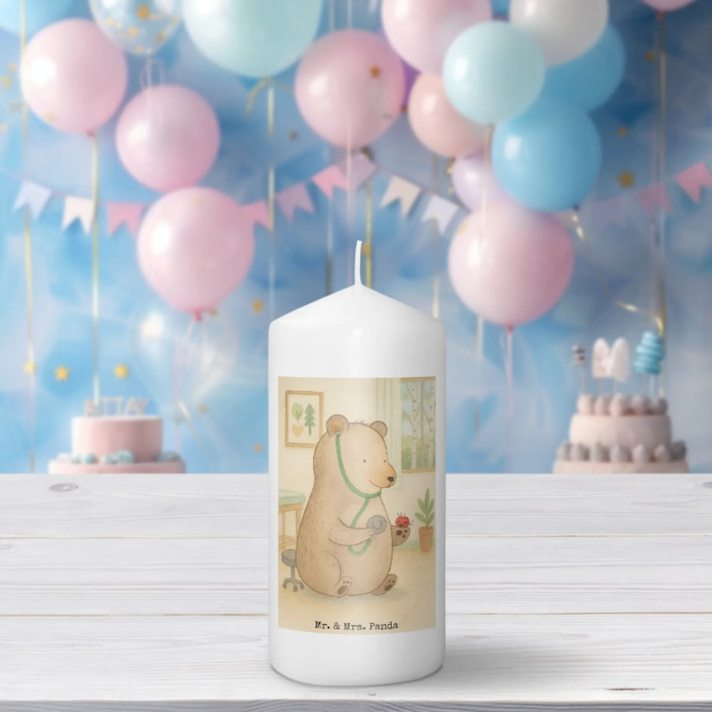 świeca niedźwiedź lekarz Design Kerze Für Weihnachten, Stearin­kerze, Sojawachskerze, Kerze Mit Namensgravur, Tafelkerze, Handgemachte Kerze, Tischkerze, Kerze Für Hochzeit, Andachtskerze, Kerze Als Gastgeschenk, Kerze Für Taufe, Grablicht, Glas-Kerze, Teelicht, Kerze Mit Fotoeinleger, Metall-Kerze, Dinnerkerze, Votivkerze, Stumpenkerzen-Set, Kerze Mit Duft, Kerze Für Ostern, Trauerkerze, Kerze Mit Prägung, Kerze Für Advent, Duftkerze, Outdoor-Kerze, Stabkerze, Blockkerze, Bio-Kerze, Kerze Mit Motiv, Kerze Ohne Duft, Streukerze, Grabkerze, Stumpenkerze, Kerze Mit Spruch, Kerze Für Geburtstag, Fair-Trade-Kerze, Gedenkkerze, Kerze Für Kommunion, Gartenkerze, Laternenkerze, Dinnerkerzenpaar, Kerze Mit Gravur, Kerze Für Firmung, Handgegossene Kerze, Kerze, Bär, Teddy, Teddybär, Arzt, Ärztin, Professorin, Doktorin, Professor, Doktor