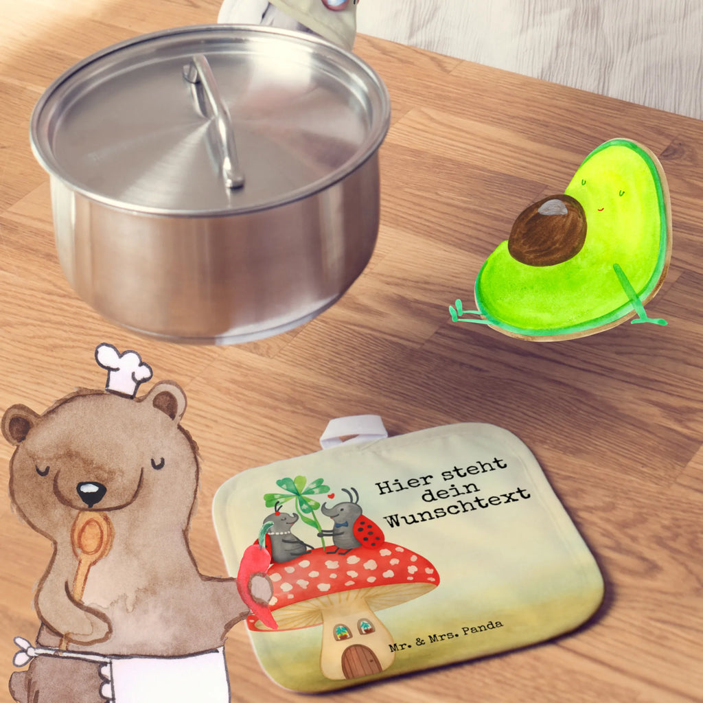 Personalisierte Topflappen Marienkäfer Fliegenpilz Design Topflappen personalisiert, Topflappen Set personalisiert, Topflappen mit Namen, Personalisierter Ofenhandschuh, Namensaufdruck, Personalisierte Topfuntersetzer, Tiermotive, Gute Laune, lustige Sprüche, Tiere, Haus, Fliegenpilz, zuhause, Fleigenpilzhaus, Marienkäfer, Wohnung