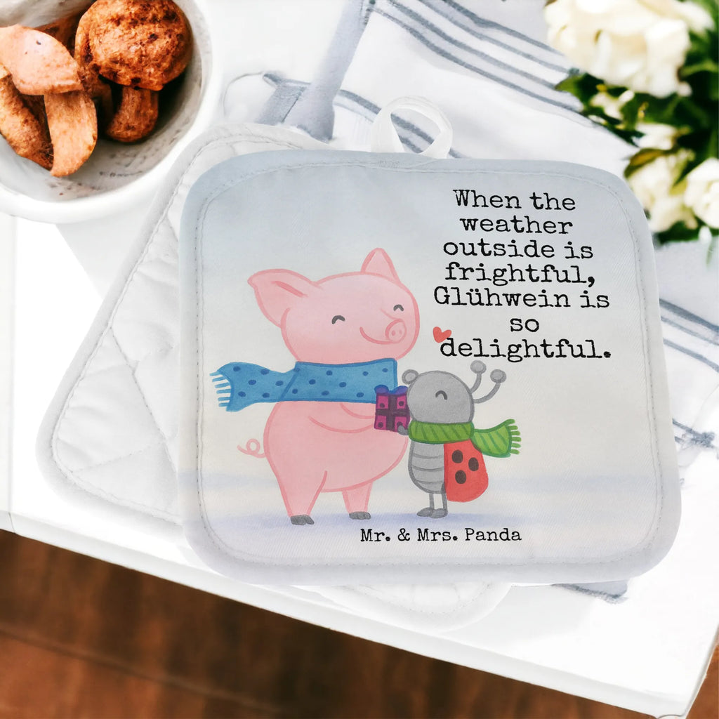 Topflappen Glühschwein Smörle Design Topflappen 2er Set, Topfhandschuhe, Topfhandschuh, Topflappen lustig, Ofenhandschuhe, Ofenhandschuh, Topflappen, Topflappen mit Spruch, Topflappen Set, Topfuntersetzer, Schöne Topflappen, Topflappenset, Winter, Weihnachten, Weihnachtsdeko, Nikolaus, Advent, Heiligabend, Wintermotiv, Glühwein ist köstlich Spruch, Herzliches Marienkäfer Motiv, Süßer Marienkäfer gibt Geschenk, Handgezeichnetes Glühschwein, Glühwein Liebhaber Geschenk, Winterlicher Glühwein Spruch, Marienkäfer in Winterkleidung, Kreatives Glühschwein Design, Romantische Geschenkidee Glühwein, Smörle der stolze Marienkäfer