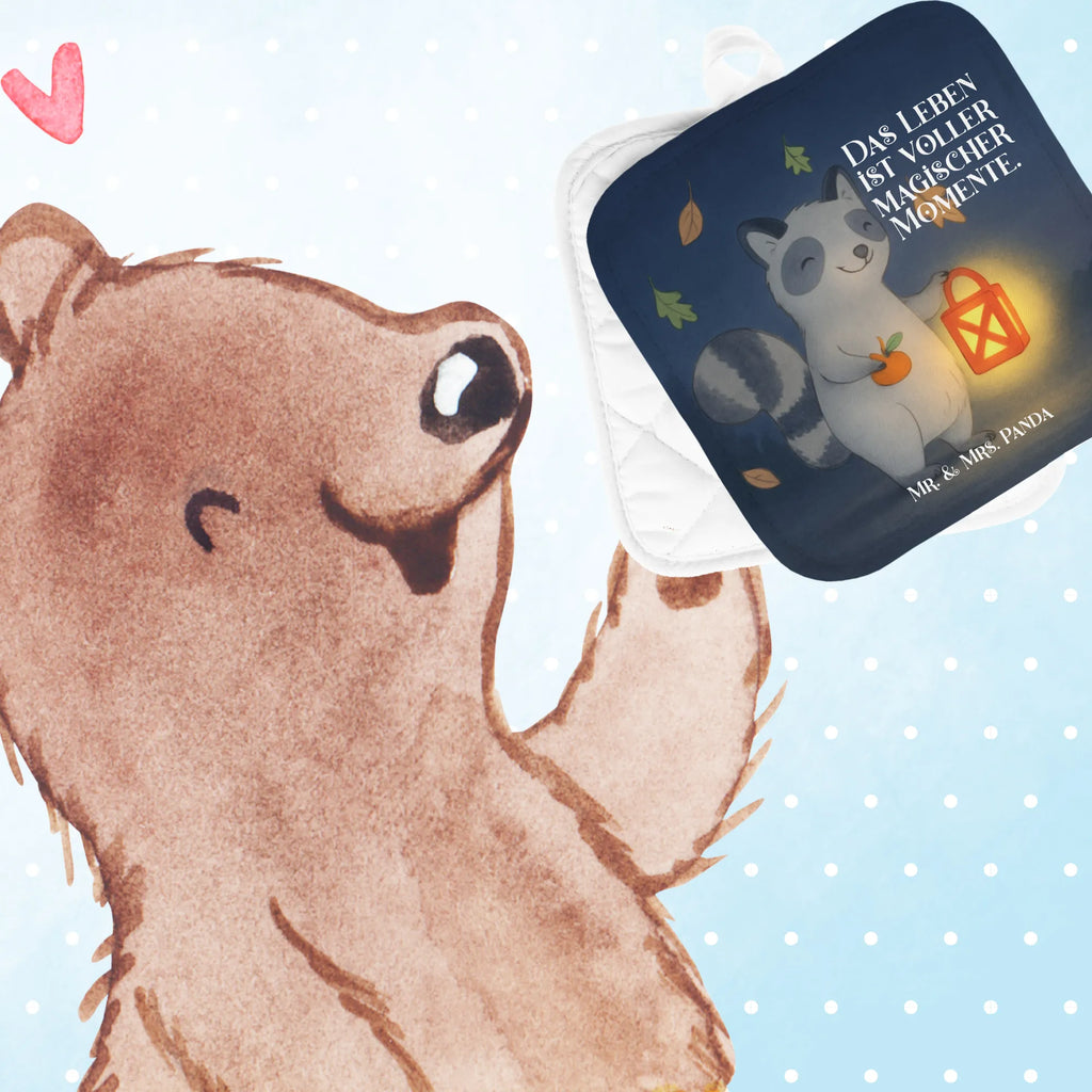 Pot holder Raccoon Lantern Design Topfhandschuh, Schöne Topflappen, Ofenhandschuh, Topflappen Set, Topflappen 2er Set, Topflappenset, Ofenhandschuhe, Topflappen, Topfuntersetzer, Topflappen lustig, Topflappen mit Spruch, Topfhandschuhe, Halloween, Deko, Martinssingen, Dekoration, Geschenke, Schenken, Herbst, Halloween Deko, Süßes sonst gibt's saures, Laterne, Trick or Treat, Waschbär