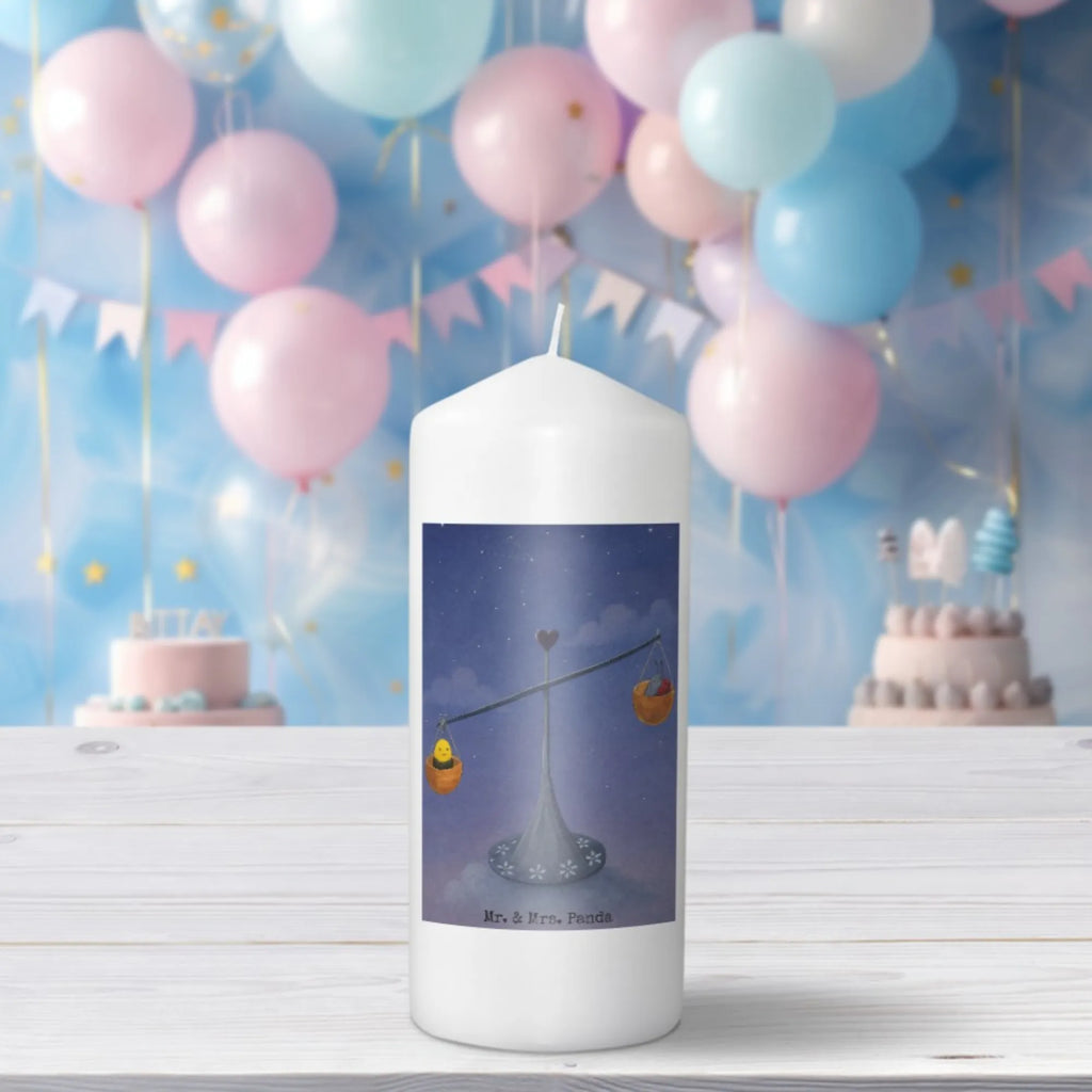 Kerze Sternzeichen Waage Design Kerze Für Firmung, Kerze Mit Namensgravur, Sojawachskerze, Tafelkerze, Kerze Mit Duft, Laternenkerze, Dinnerkerzenpaar, Andachtskerze, Stumpenkerzen-Set, Kerze Für Taufe, Kerze Ohne Duft, Fair-Trade-Kerze, Streukerze, Stearin­kerze, Kerze Mit Fotoeinleger, Bio-Kerze, Kerze, Duftkerze, Kerze Mit Prägung, Votivkerze, Handgemachte Kerze, Metall-Kerze, Kerze Mit Spruch, Kerze Für Hochzeit, Kerze Für Weihnachten, Grablicht, Handgegossene Kerze, Stabkerze, Kerze Für Kommunion, Kerze Mit Motiv, Tischkerze, Gedenkkerze, Dinnerkerze, Glas-Kerze, Outdoor-Kerze, Kerze Für Geburtstag, Kerze Als Gastgeschenk, Kerze Für Ostern, Blockkerze, Kerze Für Advent, Teelicht, Stumpenkerze, Kerze Mit Gravur, Grabkerze, Gartenkerze, Trauerkerze, Tierkreiszeichen, Sternzeichen, Horoskop, Astrologie, Aszendent, Geburtstag Oktober, Biene, Hummel, Marienkäfer, Geschenk September, Gleichgewicht, Waage, Geburtstag September, Waage Geschenk, Geschenk Oktober, Waage Sternzeichen