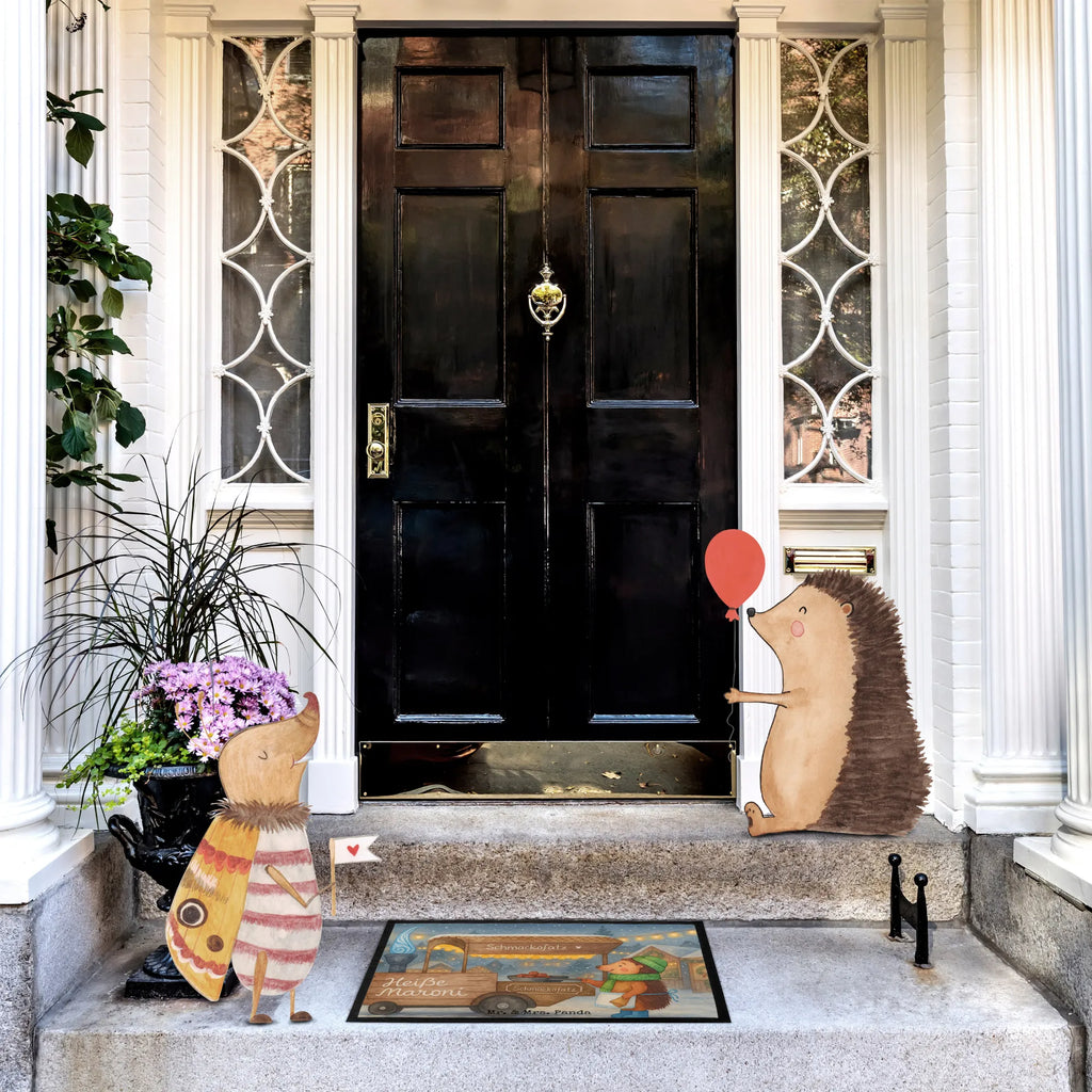 Fußmatte Igel Maronen Design Schmutzmatte, Gummimatte, Fußmatte außen wetterfest, Schmutzfangmatte, Schmutzfangteppich, Fußabstreifer, Fußmatte outdoor, Fußmatte waschbar, Motivfußmatte, Vorleger, Fussmatten, Haustürmatte, Fußabstreifer außen, Fußabtreter, Türvorleger, Gummi Matte, Eingangsteppich, Fußabtreter außen, Schmutzfangmatte waschbar, Fußmatte innen, Sauberlaufmatte, Schmutzfänger, Matte, Fußmatten, Türmatte, Fußmatte außen, Fussmatten online, Winter, Weihnachten, Weihnachtsdeko, Nikolaus, Advent, Heiligabend, Wintermotiv, Duft, Maronen, Weihnachtsmarkt, Kastanien