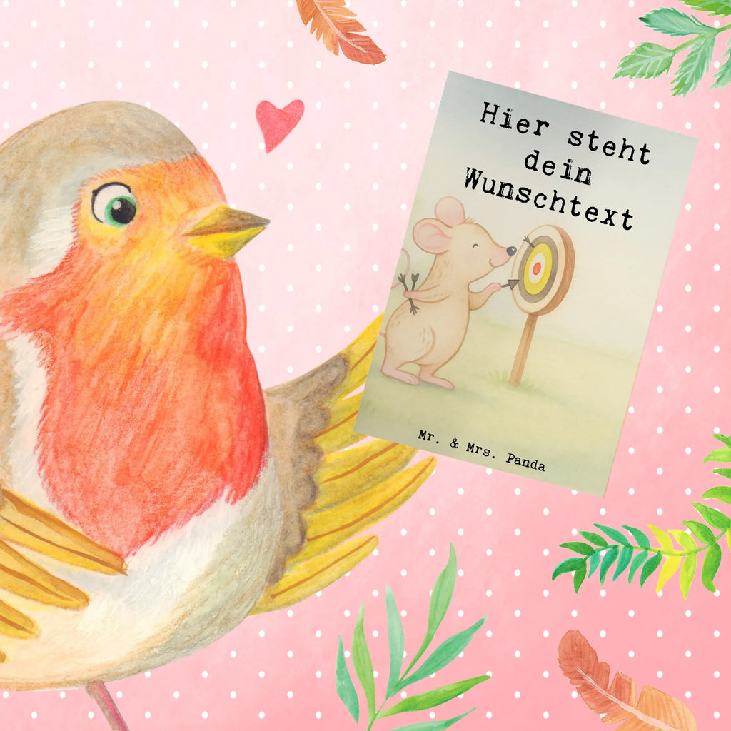 Personalisierte Grußkarte Maus Dart spielen Design Personalisierte Karte, Personalisierte Grußkarte, Personalisierte Einladungskarte, Personalisierte Glückwunschkarte, Grußkarte selber drucken, Personalisierte Hochzeitskarte, Grußkarte mit Namen, Personalisierte Geburtstagskarte, Personalisiertere Klappkarte, Grußkarten personalisiert, Grußkarte mit persönlichen Nachrichten, Grußkarte selbst gestalten, Grußkarte als Geldgeschenk, Geschenk, Sport, Sportart, Hobby, Schenken, Danke, Dankeschön, Auszeichnung, Gewinn, Sportler, Dart spielen, Darten, Darts, Dart Turnier