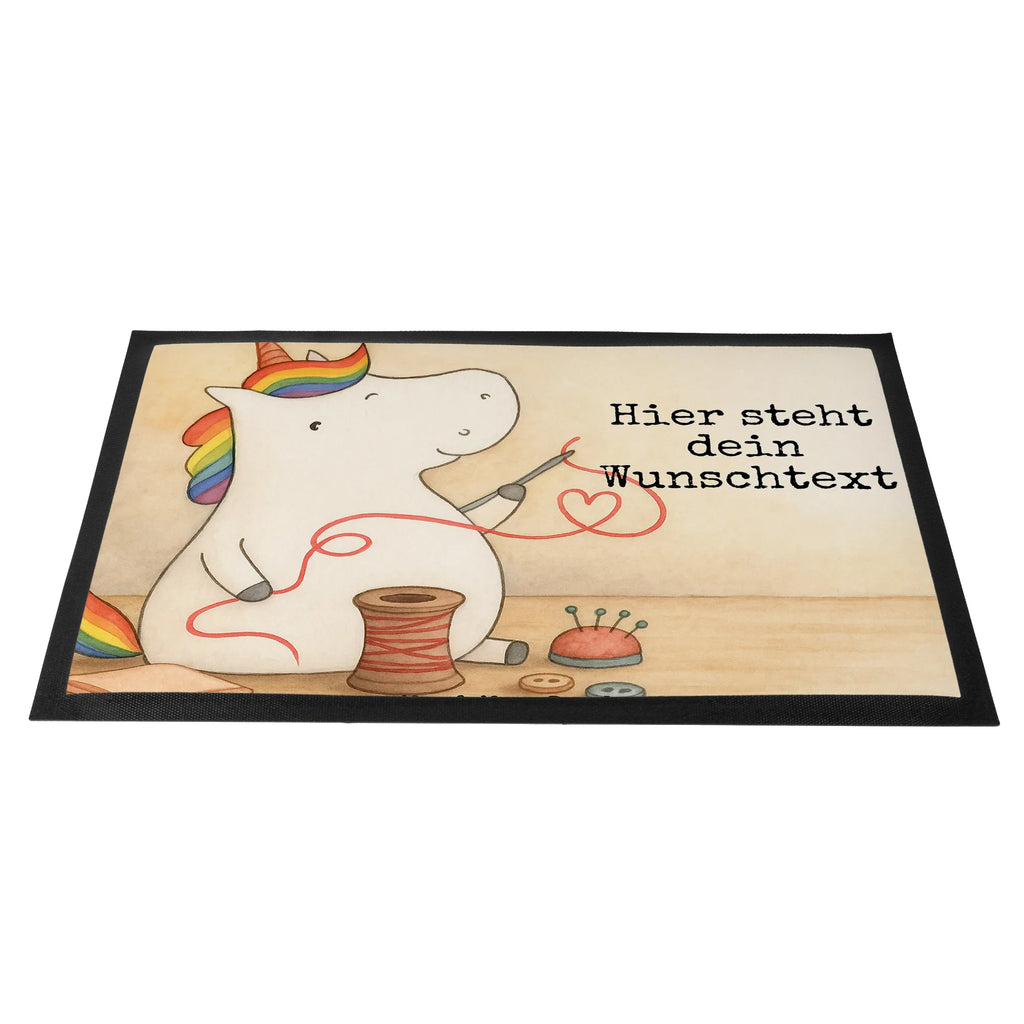 Spersonalizowana wycieraczka Jednorożec krawcowa Design Personalisiert, Haustürmatte personalisiert, Fußmatte bedrucken, Fußmatte mit Namen, Namensfussmatte, Personalisierte Fußmatte, Bedrucken, Personalisieruung, Türvorleger mit Namen, Türvorleger personalisiert, Wunschnamen, Einhorn, Einhörner, Einhorn Deko, Unicorn, Mädchen, Häkeln, Näherin, Freundin, basteln, nähen, Nähzimmer, Stricken