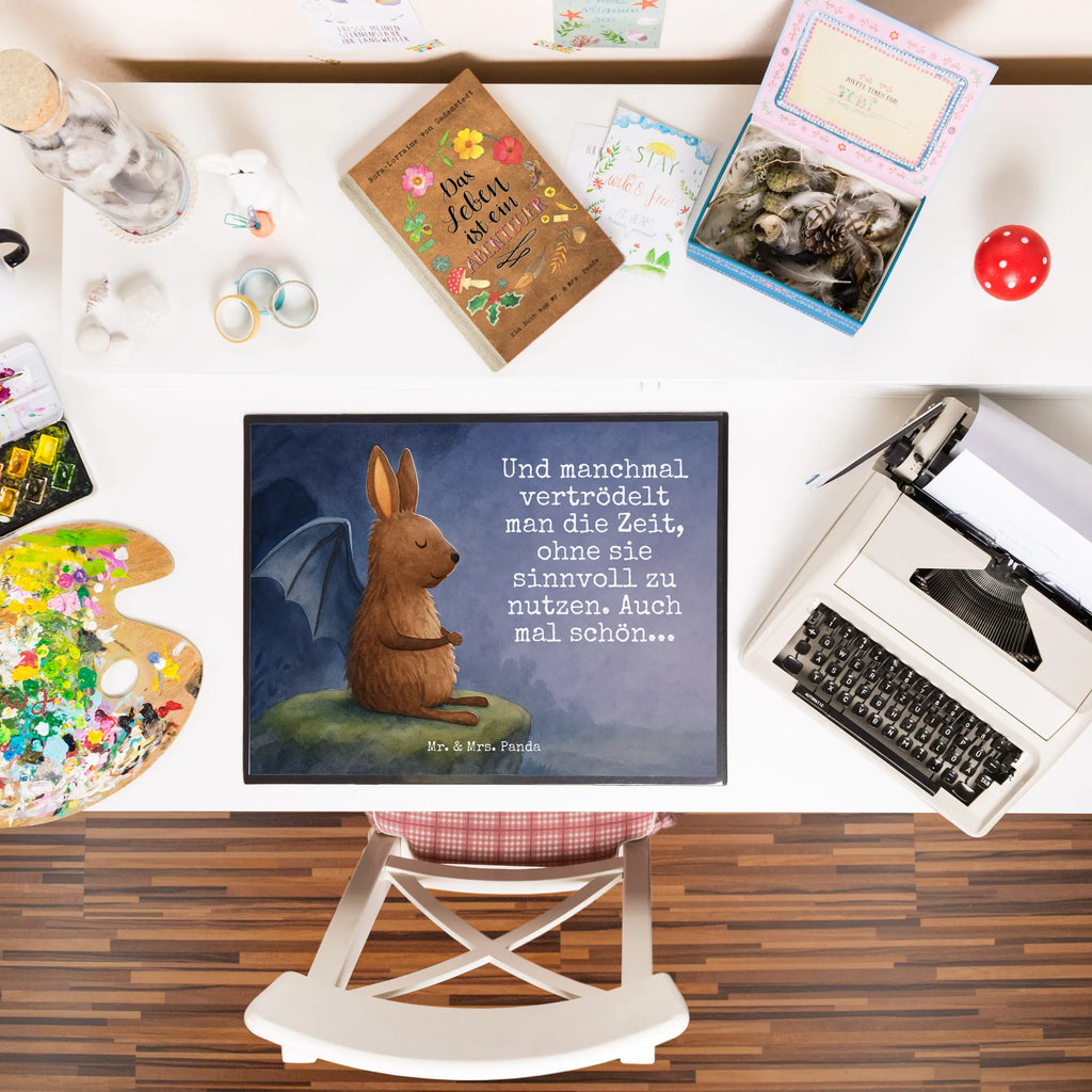 Schreibtischunterlage Fledermaus Sitzen Design Schreibunterlage, Schreibtischauflage, Bürobedarf, Büroartikel, Schreibwaren, Schreibtisch Unterlagen, Schreibtischunterlage Groß, Tiermotive, Gute Laune, lustige Sprüche, Tiere, Fledermaus, Fledermäuse, Motivation, entspannen