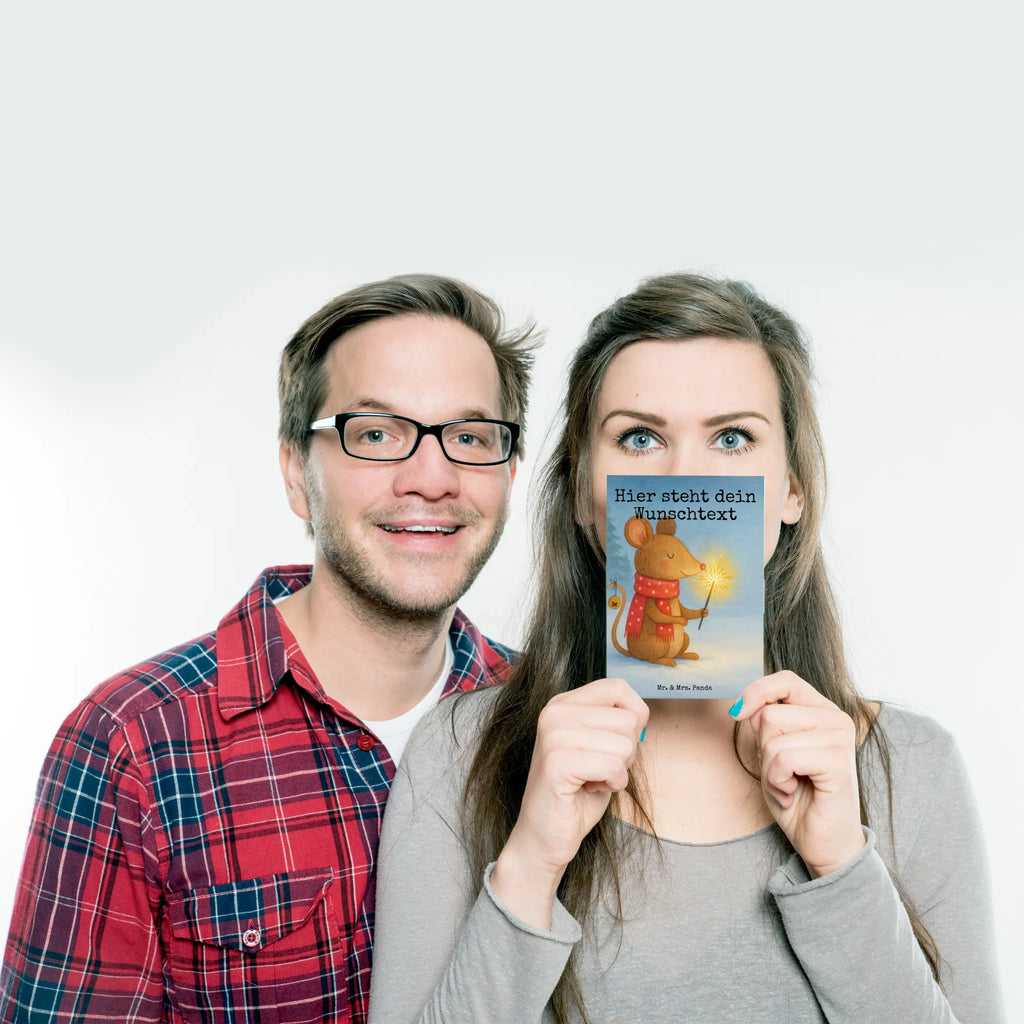 Personalisierte Postkarte Maus Weihnachten Design Karte mit Namen, Postkarte mit Wunschtext, Grußkarte mit Namen, Einladung mit Wunschtext, Postkarte personalisierbar, Ansichtskarte mit Wunschtext, Einladung mit Namen, Grußkarte mit Wunschtext, Postkarte bedrucken, Karte mit Wunschtext, Geschenkkarte mit Wunschtext, Geschenkkarte mit Namen, Ansichtskarte mit Namen, Postkarte mit Namen, Winter, Weihnachten, Weihnachtsdeko, Nikolaus, Advent, Heiligabend, Wintermotiv, Weihnachtsgruß, Weihnachtswunder, Maus, Mäuschen, Weihnachtsmotiv, Frohe Weihnachten