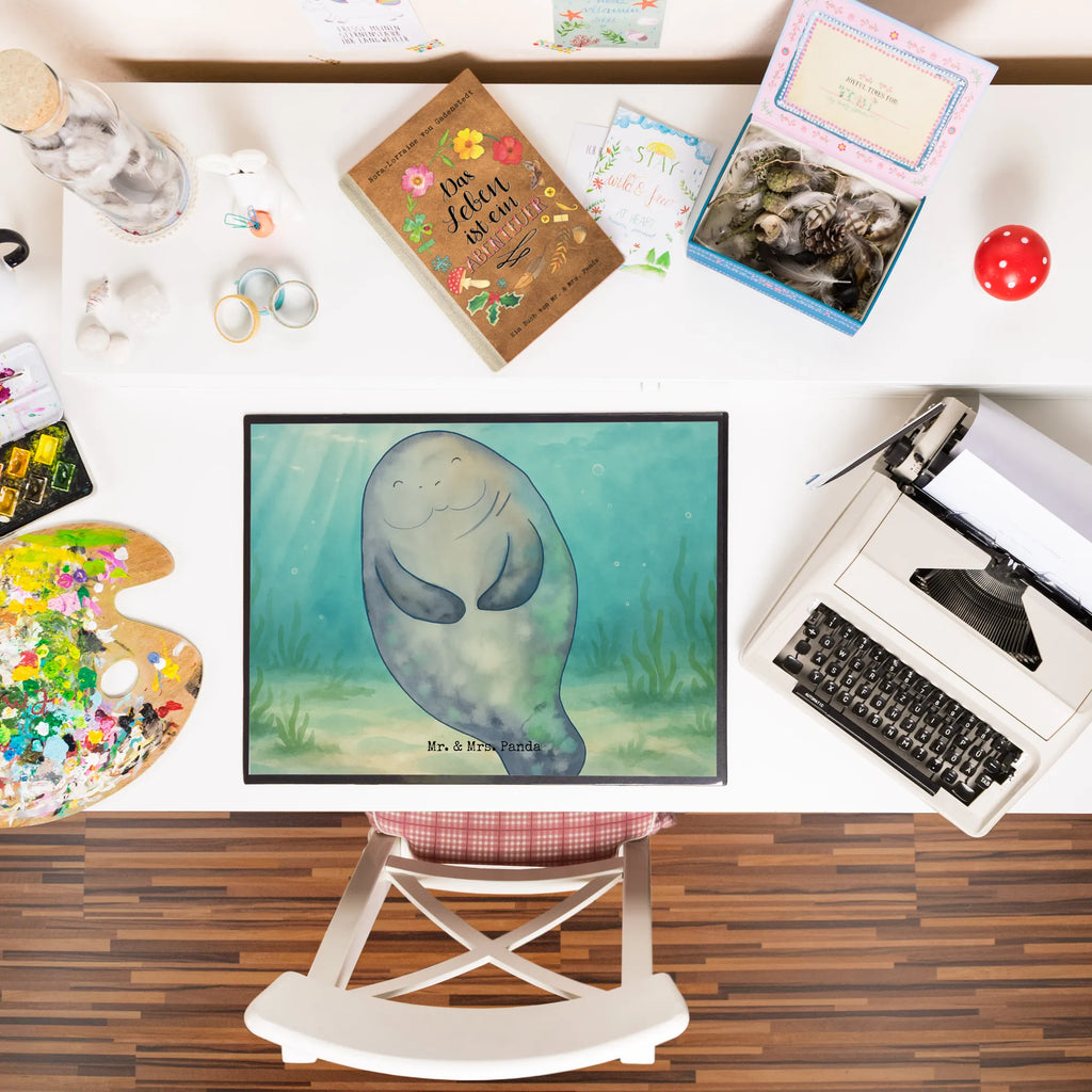 Schreibtischunterlage Seekuh Happy Design Büroartikel, Schreibtisch Unterlagen, Schreibunterlage, Schreibtischunterlage Groß, Schreibtischauflage, Bürobedarf, Schreibwaren, Meerestiere, Meer, Urlaub, Neustart, Neuanfang, Freundin, Liebeskummer, Achtsamkeit, Seekuh, Seekühe, Selbstliebe, Respekt, Zufrieden