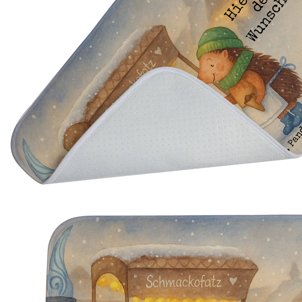 Personalisierte Badematte Igel Maronen Design Badvorleger Mit Wunschtext, Badmatte Waschbar Mit Wunschtext, Badvorleger Mit Initialen, Rechteckiger Badvorleger Mit Namen, Badvorleger Vintage Mit Namen, Badvorleger Modern Mit Namen, Badvorleger Weiß Mit Namen, Werbegeschenk mit Text, Badvorleger Klein Mit Namen, Saugfähiger Badvorleger Mit Wunschtext, Badläufer Mit Namen, Badvorleger Design Mit Gravur, Badvorleger Nachhaltig Mit Namen, Badematte Rutschfest Mit Namen, Badvorleger Gemustert Mit Wunschtext, Badematten Set Personalisiert, Bad Fußmatte Personalisiert, Personaliserter Badvorleger, Badezimmerteppich Personalisiert, Badematte Mit Namen, Runder Badvorleger Personalisiert, Teppich Fürs Bad Mit Namen, Badvorleger Baumwolle Mit Namen, Waschbarer Badvorleger Mit Namen, Badvorleger Für Dusche Mit Wunschtext, Webegeschenk mit Firmennamen, Duschvorleger Mit Namen, Rutschfester Badvorleger Mit Namen, Badgarnitur Mit Wunschtext, Badvorleger Mit Bestickung, Badezimmer Matte Mit Namen, Badvorleger Mikrofaser Personalisiert, Badezimmermatte Mit Wunschtext, Weicher Badvorleger Mit Wunschtext, Badteppich Mit Wunschtext, Badvorleger Mit Gravur, Badvorleger Klassisch Mit Wunschtext, Badvorleger Selbst Gestalten, Badvorleger Für Badewanne Mit Namen, Badvorleger Mit Namen, Badvorleger Groß Mit Wunschtext, Badvorleger Gäste-WC Personalisiert, Badvorleger Schwarz Mit Wunschtext, Winter, Weihnachten, Weihnachtsdeko, Nikolaus, Advent, Heiligabend, Wintermotiv, Maronen, Kastanien, Weihnachtsmarkt, Duft