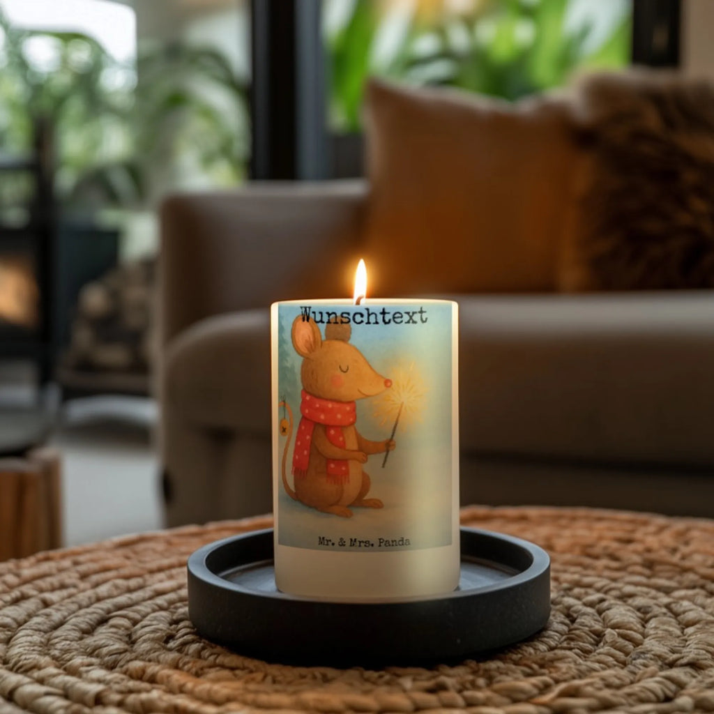 Personalised candle Mouse Christmas Design Kerze Für Geburtstag Mit Wunschname, Handgemachte Kerze Mit Wunschname, Gastgeschenk Kerze Mit Namen, Kerze Mit Namen, Adventskerze Mit Wunschname, Kommunionkerze Mit Namen, Gedenkkerze Mit Namen, Kerze Für Hochzeit Mit Namensgravur, Handgegossene Kerze Mit Namen, Sojawachskerze Mit Namensdruck, Bienenwachskerze Mit Wunschname, Schwimmkerze Mit Namen, Glas-Kerze Mit Wunschname, Tischkerze Mit Namensdruck, Votivkerze Mit Wunschname, Kerzen-Set Mit Namensgravur, Stearinkerze Mit Gravur, Stabkerze Mit Gravur, Stumpenkerze Mit Namensgravur, Holz-Kerze Mit Namen, Andachtskerze Mit Namensgravur, Grabkerze Mit Namensgravur, Taufekerze Mit Namensgravur, Laternenkerze Mit Namensdruck, Outdoor-Kerze Mit Namensgravur, Duftkerze Mit Namen, Tafelkerze Mit Wunschname, Blockkerze Mit Namensdruck, LED-Kerze Mit Wunschname, Metall-Kerze Mit Namensgravur, Gartenkerze Mit Namen, Weihnachtskerze Mit Namensgravur, Personalisierte Kerze, Bio-Kerze Mit Wunschname, Streukerze Mit Namensdruck, Kerze Mit Spruch Und Namen, Kerze Mit Prägung Und Wunschname, Fair-Trade-Kerze Mit Namensgravur, Trauerkerze Mit Namen, Osterkerze Mit Namen, Teelicht Mit Namensdruck, Firmungskerze Mit Wunschname, Winter, Weihnachten, Weihnachtsdeko, Nikolaus, Advent, Heiligabend, Wintermotiv, Weihnachtsmotiv, Weihnachtsgruß, Mäuschen, Maus, Frohe Weihnachten, Weihnachtswunder