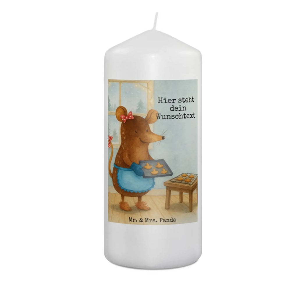 Personalizowana świeca Mysz ciastka Design Holz-Kerze Mit Namen, Bienenwachskerze Mit Wunschname, Andachtskerze Mit Namensgravur, Osterkerze Mit Namen, Teelicht Mit Namensdruck, Stumpenkerze Mit Namensgravur, Taufekerze Mit Namensgravur, Kerze Für Hochzeit Mit Namensgravur, Kerze Für Geburtstag Mit Wunschname, Tafelkerze Mit Wunschname, Schwimmkerze Mit Namen, Bio-Kerze Mit Wunschname, Firmungskerze Mit Wunschname, Streukerze Mit Namensdruck, LED-Kerze Mit Wunschname, Adventskerze Mit Wunschname, Glas-Kerze Mit Wunschname, Kerze Mit Namen, Metall-Kerze Mit Namensgravur, Fair-Trade-Kerze Mit Namensgravur, Stearinkerze Mit Gravur, Outdoor-Kerze Mit Namensgravur, Votivkerze Mit Wunschname, Gastgeschenk Kerze Mit Namen, Trauerkerze Mit Namen, Personalisierte Kerze, Handgemachte Kerze Mit Wunschname, Duftkerze Mit Namen, Weihnachtskerze Mit Namensgravur, Grabkerze Mit Namensgravur, Kommunionkerze Mit Namen, Blockkerze Mit Namensdruck, Tischkerze Mit Namensdruck, Sojawachskerze Mit Namensdruck, Kerze Mit Prägung Und Wunschname, Laternenkerze Mit Namensdruck, Handgegossene Kerze Mit Namen, Kerze Mit Spruch Und Namen, Kerzen-Set Mit Namensgravur, Gedenkkerze Mit Namen, Stabkerze Mit Gravur, Gartenkerze Mit Namen, Winter, Weihnachten, Weihnachtsdeko, Nikolaus, Advent, Heiligabend, Wintermotiv, Plätzchen, Weihnachtskekse, backen, Chaosqueen, Weihnachtsbäckerei, Maus, Kekse
