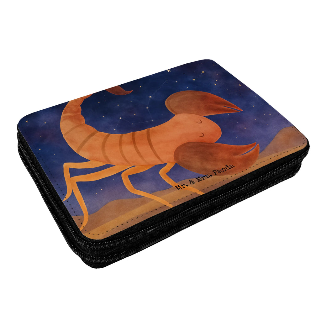 Federmappe Sternzeichen Skorpion Design Schülerin, Einschulung, Schüler, Federmappe, Motiv, Stiftetasche, Büro Stifte Etui, Kinder Federmappe, Stifterolle, Stifte Etui, Federmappe Einschulung, Kind, Federmäppchen, Grundschule, Federmäppchen bedruckt, Geschenk, Bestückte Federmappe, Schule, Tierkreiszeichen, Sternzeichen, Horoskop, Astrologie, Aszendent, Skorpione, Geburtstag Oktober, Geschenk Oktober, Geschenk November, Skorpion Sternzeichen, Geburtstag November, Skorpion Geschenk