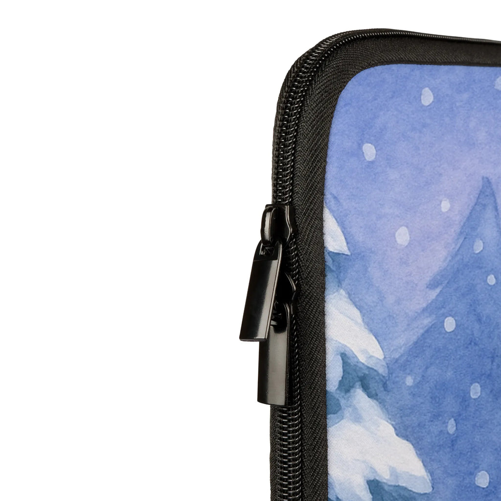 Laptop Bag Fox Singer Design Notebook-Tasche Aus Leder, Notebook-Tasche Minimalistisch, Notebook-Umhängetasche, Notebook-Querträger, Notebook-Case, Notebook-Tasche Wasserfest, Laptop-Rucksack, Notebook-Aktentasche, Notebook-Tasche Klassisch, Notebookhülle, Notebook-Tasche Leicht, Notebook-Tasche Gepolstert, Notebook-Tasche Robust, Notebook-Tasche Aus Nylon, Notebook-Tasche Mit Tragegriff, Laptop-Sleeve, Notebook-Tasche Mit Reißverschluss, Laptop-Messenger-Bag, Notebook-Rucksack, Notebook-Tasche Studenten, Laptop-Case, Notebook-Tasche Modern, Notebook-Tasche Ergonomisch, Laptoptasche, Notebook-Tasche Slim, Notebook-Tasche Büro, Notebook-Tasche Für 13 Zoll, Notebook-Tasche Mit Organizer, Notebook-Tasche Rucksackstil, Notebook-Tasche Business, Laptophülle, ChatGPT:<br />Notebooktasche, Notebook-Tasche Aus Canvas, Notebook-Tasche Aus Neopren, Notebook-Tasche Reisegeeignet, Laptop-Umhängetasche, Notebook-Tasche Vintage, Laptop-Hülle, Notebook-Tasche Mit Zubehörfach, Notebook-Tasche Für 15 Zoll, Notebook-Sleeve, Notebook-Tasche Für Herren, Laptop-Aktentasche, Notebook-Tasche Für 17 Zoll, Notebook-Tasche Casual, Notebook-Tasche Für Damen, Notebook-Tasche Mit Schultergurt, Winter, Weihnachten, Weihnachtsdeko, Nikolaus, Advent, Heiligabend, Wintermotiv, Geschenk Sänger, Fuchs, Füchse, Weihnachtslieder, Singen, Sänger