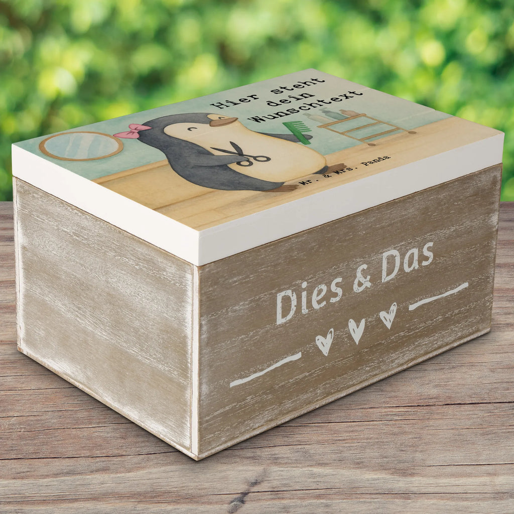 Personalisierte Holzkiste Friseurin Leidenschaft Design Aufbewahrungsbox mit Namen, Schatulle mit Namen, Dekokiste Personalisiert, Erinnerungsbox mit Namen, GEschenkdose personalisiert, Truhe Personalisiert, Schatzkiste Personalisiert, Holzkiste mit Namen, Erinnerungsbox Personalisiert, Geschenkbox personalisiert, Erinnerungskiste Personalisiert, Schatulle Personalisiert, Aufbewahrungsbox Personalisiert, Truhe mit Namen, Schatzkiste mit Namen, Holzkiste Personalisiert, Erinnerungskiste, Dekokiste mit Namen, mit Namen, Kiste mit Namen, Kiste Personalisiert, Beruf, Ausbildung, Jubiläum, Abschied, Rente, Kollege, Kollegin, Geschenk, Schenken, Arbeitskollege, Mitarbeiter, Firma, Danke, Dankeschön, Frisörbesuch, Eröffnung Friseur, Haarstylistin, Frisörin, Friseursalon