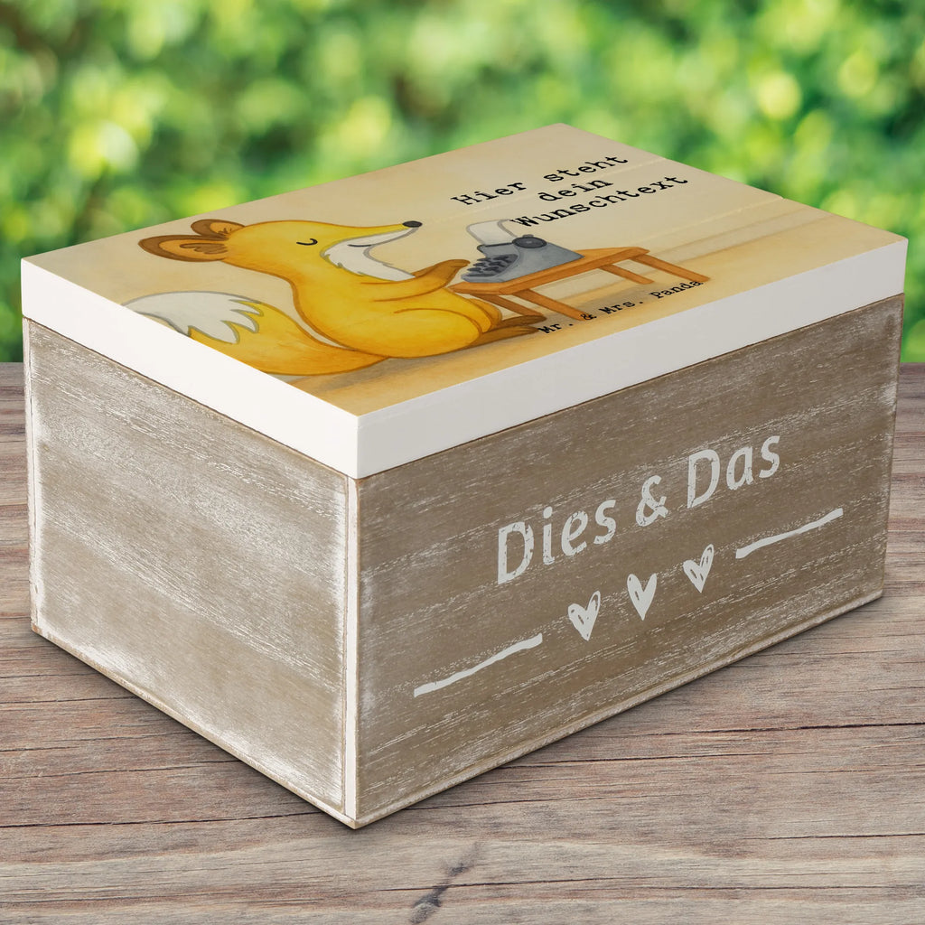 Personalisierte Holzkiste Buchhalter Leidenschaft Design Dekokiste mit Namen, Dekokiste Personalisiert, Aufbewahrungsbox mit Namen, Schatulle Personalisiert, Holzkiste mit Namen, Erinnerungskiste Personalisiert, Truhe Personalisiert, Holzkiste Personalisiert, Kiste mit Namen, Kiste Personalisiert, Schatzkiste Personalisiert, Schatzkiste mit Namen, Schatulle mit Namen, Aufbewahrungsbox Personalisiert, GEschenkdose personalisiert, Geschenkbox personalisiert, Truhe mit Namen, Erinnerungsbox mit Namen, Erinnerungsbox Personalisiert, mit Namen, Erinnerungskiste, Beruf, Ausbildung, Jubiläum, Abschied, Rente, Kollege, Kollegin, Geschenk, Schenken, Arbeitskollege, Mitarbeiter, Firma, Danke, Dankeschön, Buchhalter, Backoffice Mitarbeiter, Angestellter, Bürojob