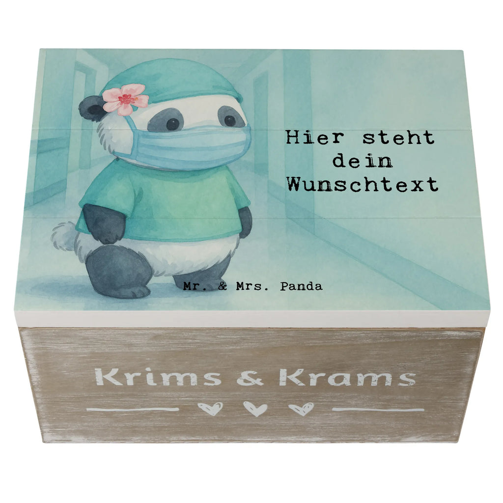 Personalizowane drewniane pudełko asystentka operacyjna Pasja Design Schatulle Personalisiert, Dekokiste mit Namen, Schatzkiste Personalisiert, Erinnerungsbox Personalisiert, Schatzkiste mit Namen, Kiste Personalisiert, mit Namen, Aufbewahrungsbox Personalisiert, GEschenkdose personalisiert, Dekokiste Personalisiert, Holzkiste Personalisiert, Schatulle mit Namen, Truhe mit Namen, Geschenkbox personalisiert, Truhe Personalisiert, Holzkiste mit Namen, Erinnerungskiste Personalisiert, Erinnerungsbox mit Namen, Erinnerungskiste, Aufbewahrungsbox mit Namen, Kiste mit Namen, Beruf, Ausbildung, Jubiläum, Abschied, Rente, Kollege, Kollegin, Geschenk, Schenken, Arbeitskollege, Mitarbeiter, Firma, Danke, Dankeschön, OP Assistentin, Operationsassistenz, Operationstechnische Assistentin, OTA, Operationsassistentin