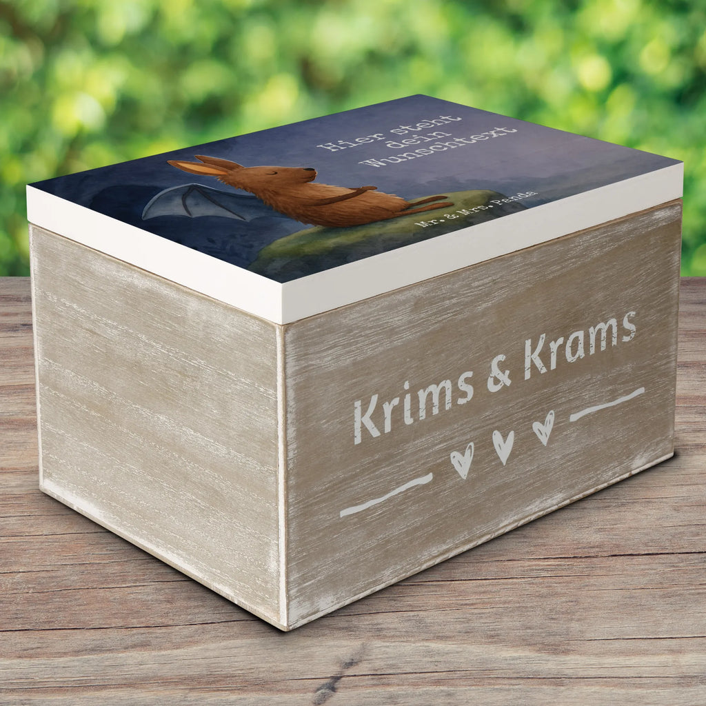 Personalised wooden chest bat Sit Design mit Namen, Aufbewahrungsbox mit Namen, Dekokiste Personalisiert, Erinnerungsbox Personalisiert, Schatzkiste mit Namen, Kiste mit Namen, Dekokiste mit Namen, Holzkiste mit Namen, GEschenkdose personalisiert, Truhe Personalisiert, Erinnerungskiste Personalisiert, Schatulle Personalisiert, Erinnerungsbox mit Namen, Kiste Personalisiert, Geschenkbox personalisiert, Erinnerungskiste, Holzkiste Personalisiert, Schatzkiste Personalisiert, Schatulle mit Namen, Truhe mit Namen, Aufbewahrungsbox Personalisiert, Tiermotive, Gute Laune, lustige Sprüche, Tiere, Fledermäuse, Motivation, Fledermaus, entspannen